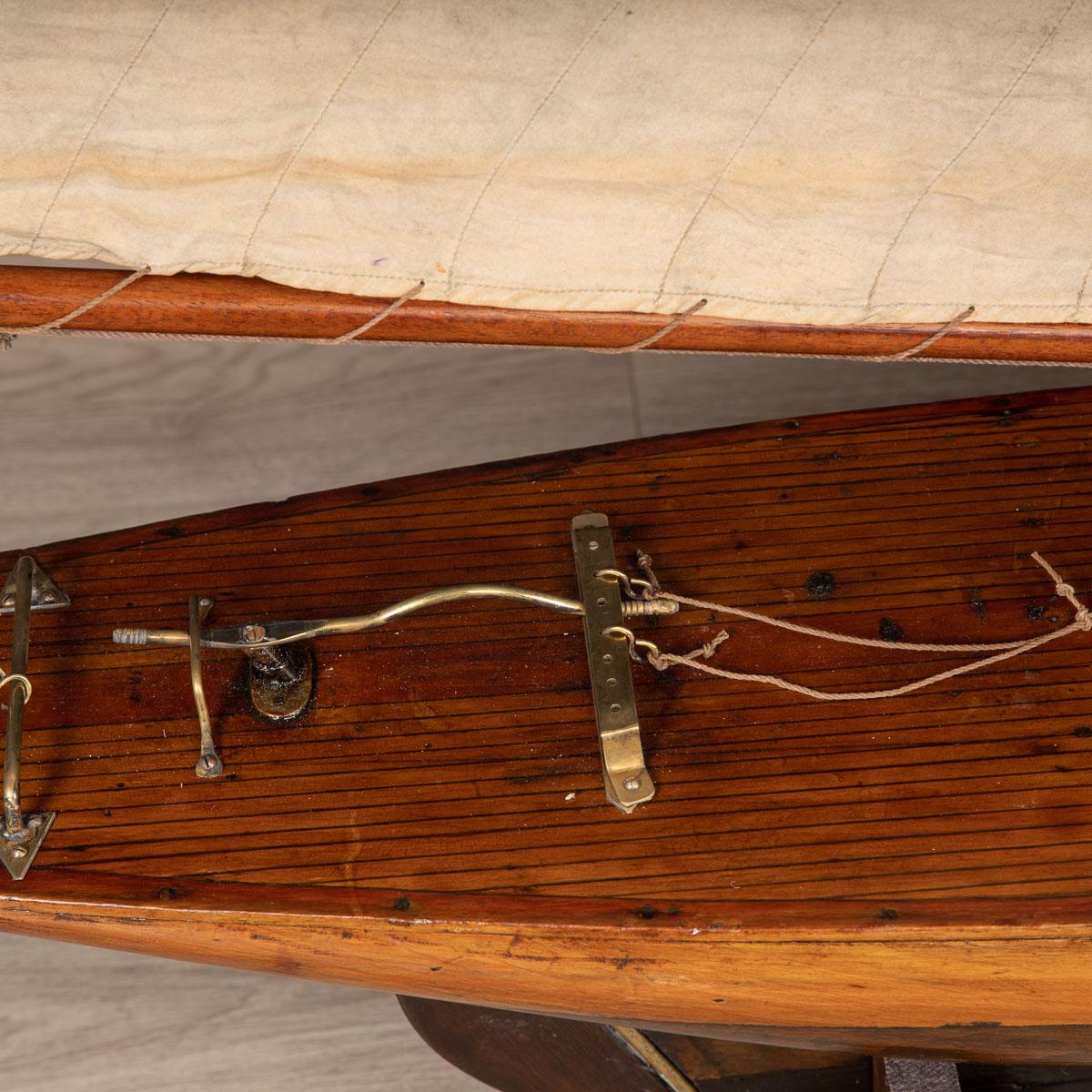 20th Century English Gaff Rigged Racing Pond Yacht, circa 1910 10