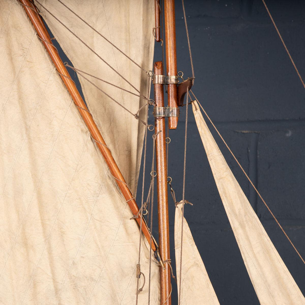 20th Century English Gaff Rigged Racing Pond Yacht, circa 1910 1