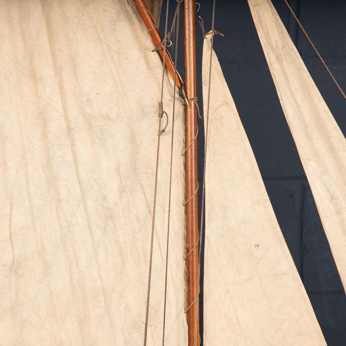 20th Century English Gaff Rigged Racing Pond Yacht, circa 1910 2