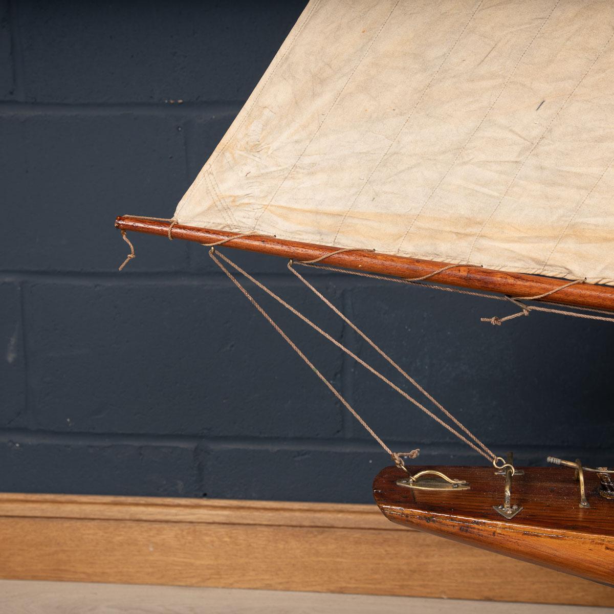 20th Century English Gaff Rigged Racing Pond Yacht, circa 1910 4