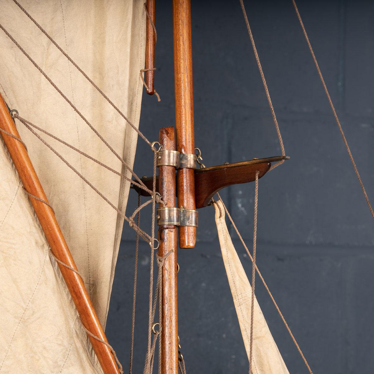20th Century English Gaff Rigged Racing Pond Yacht, circa 1910 5