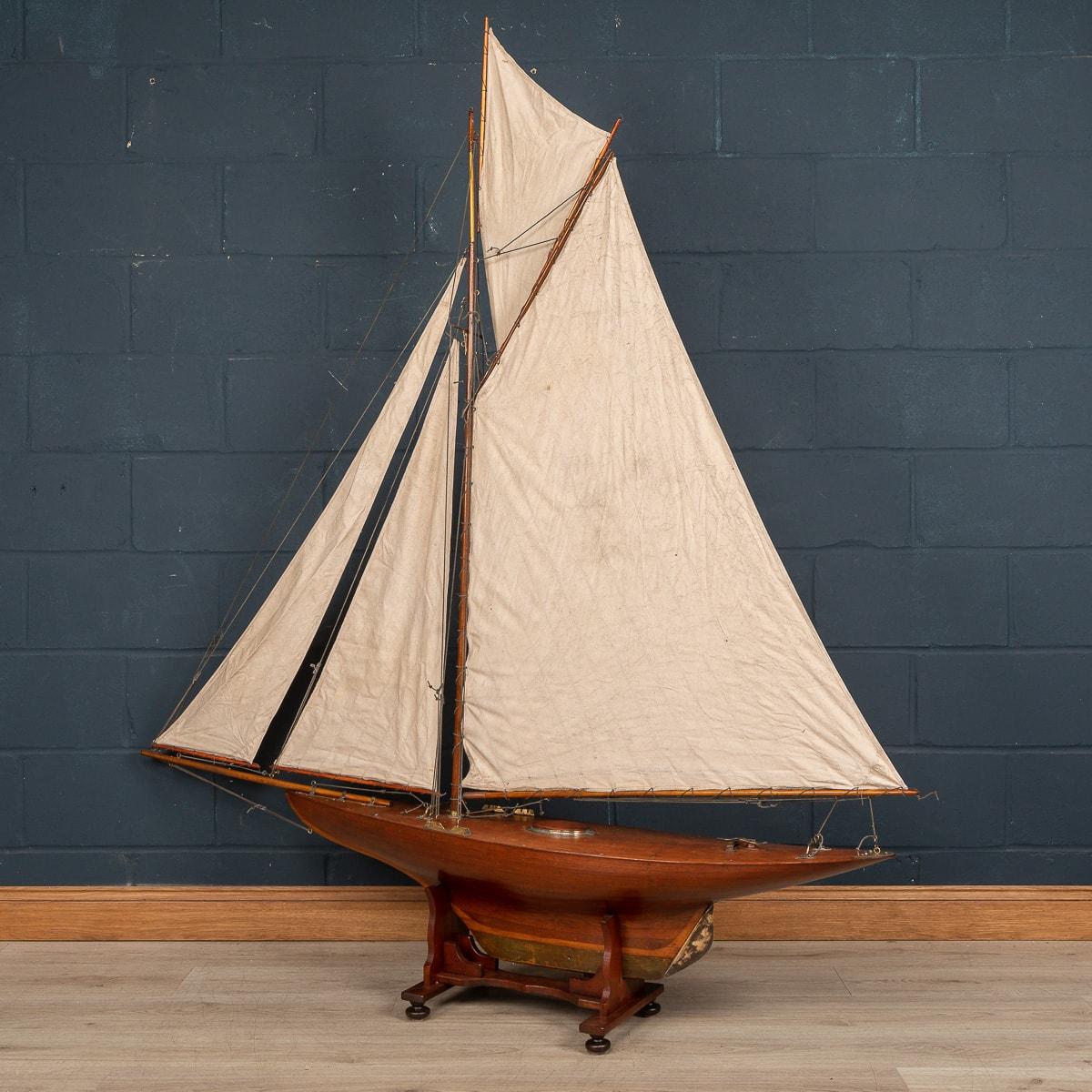 Englische Gaff Rigged Racing-Holz-Boot- Yacht des 20. Jahrhunderts, um 1910 (Britisch) im Angebot