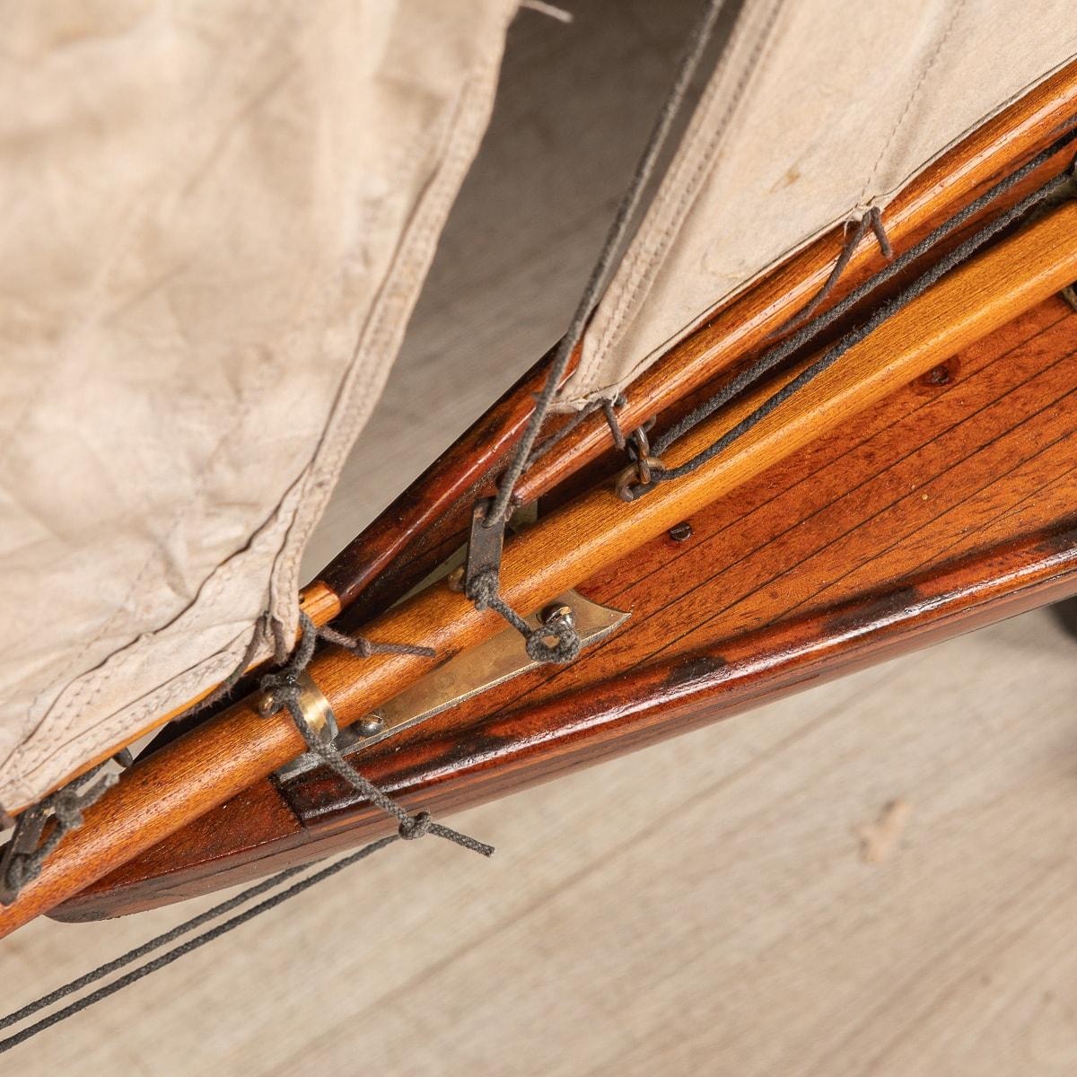 20th Century English Gaff Rigged Racing Wood Pond Yacht, circa 1910 4