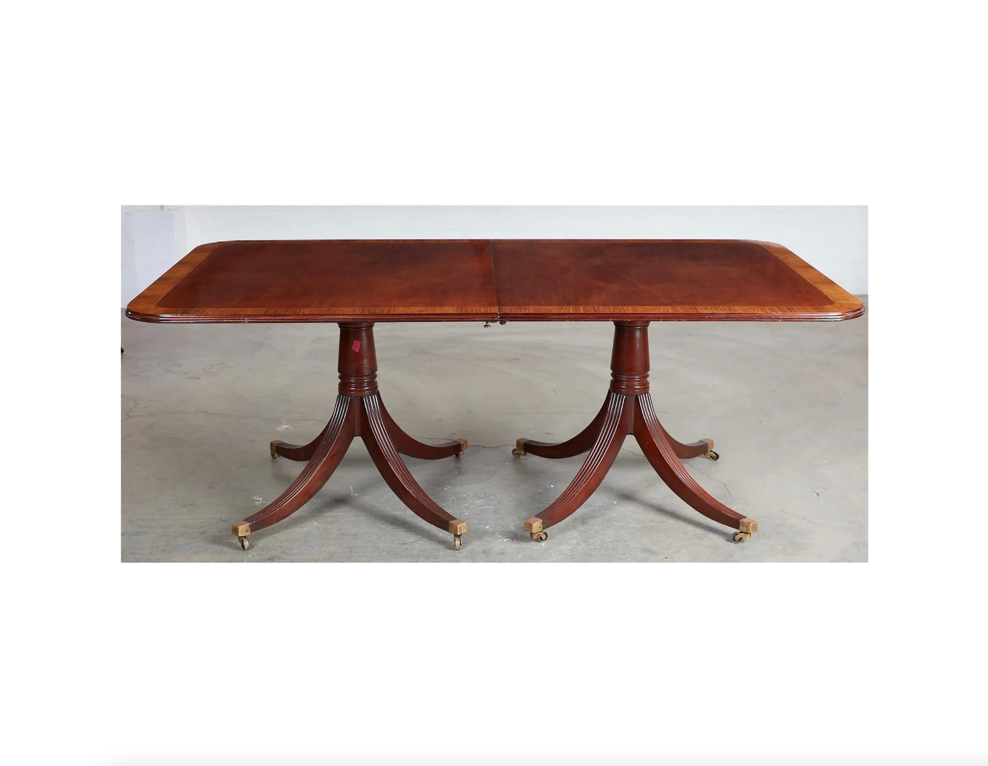 20th Century English Georgian Double Pedestal Mahogany Dining Table  For Sale 2