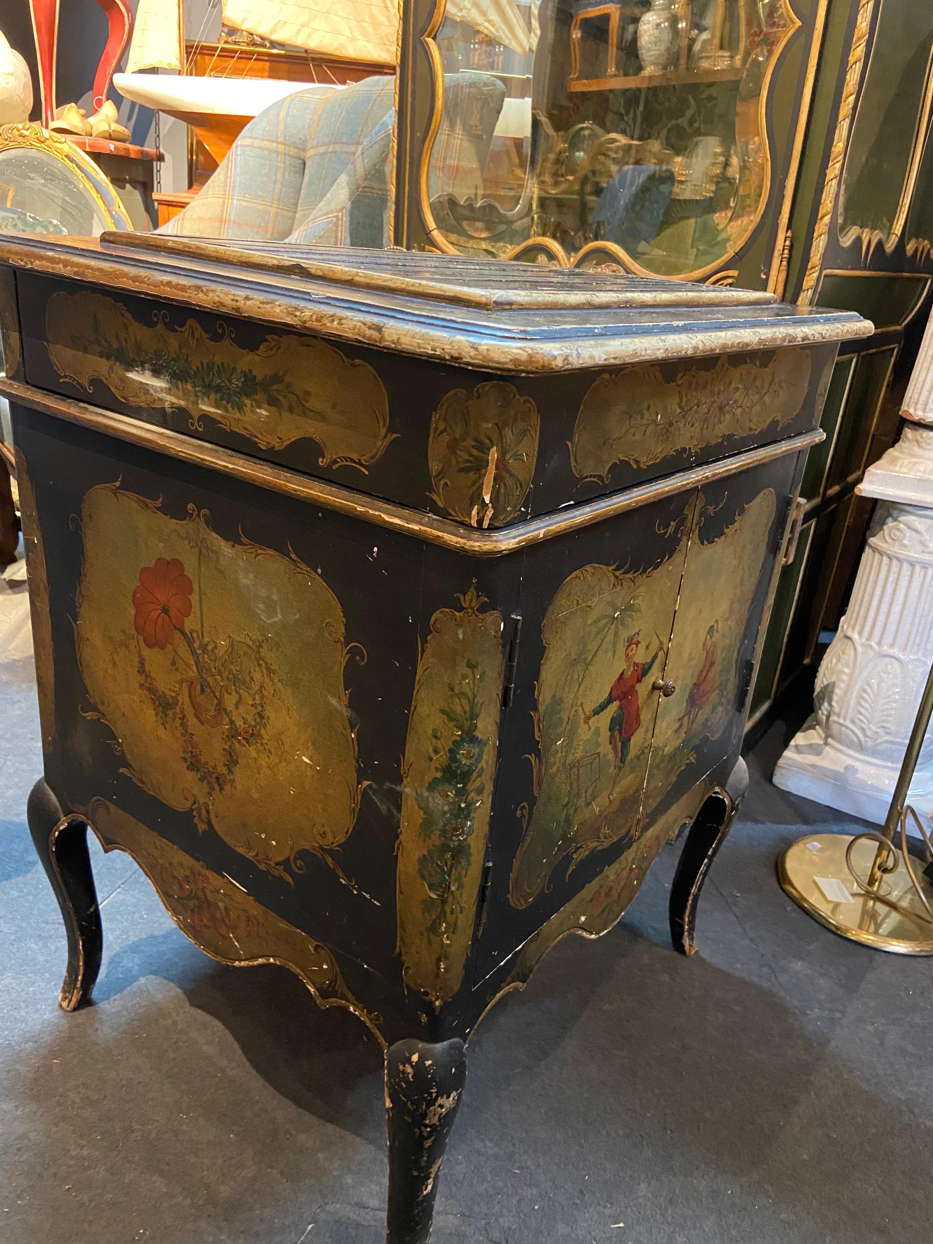 20th Century English Hand Painted in Chinoiserie Antique Music Cabinet Motophone For Sale 7