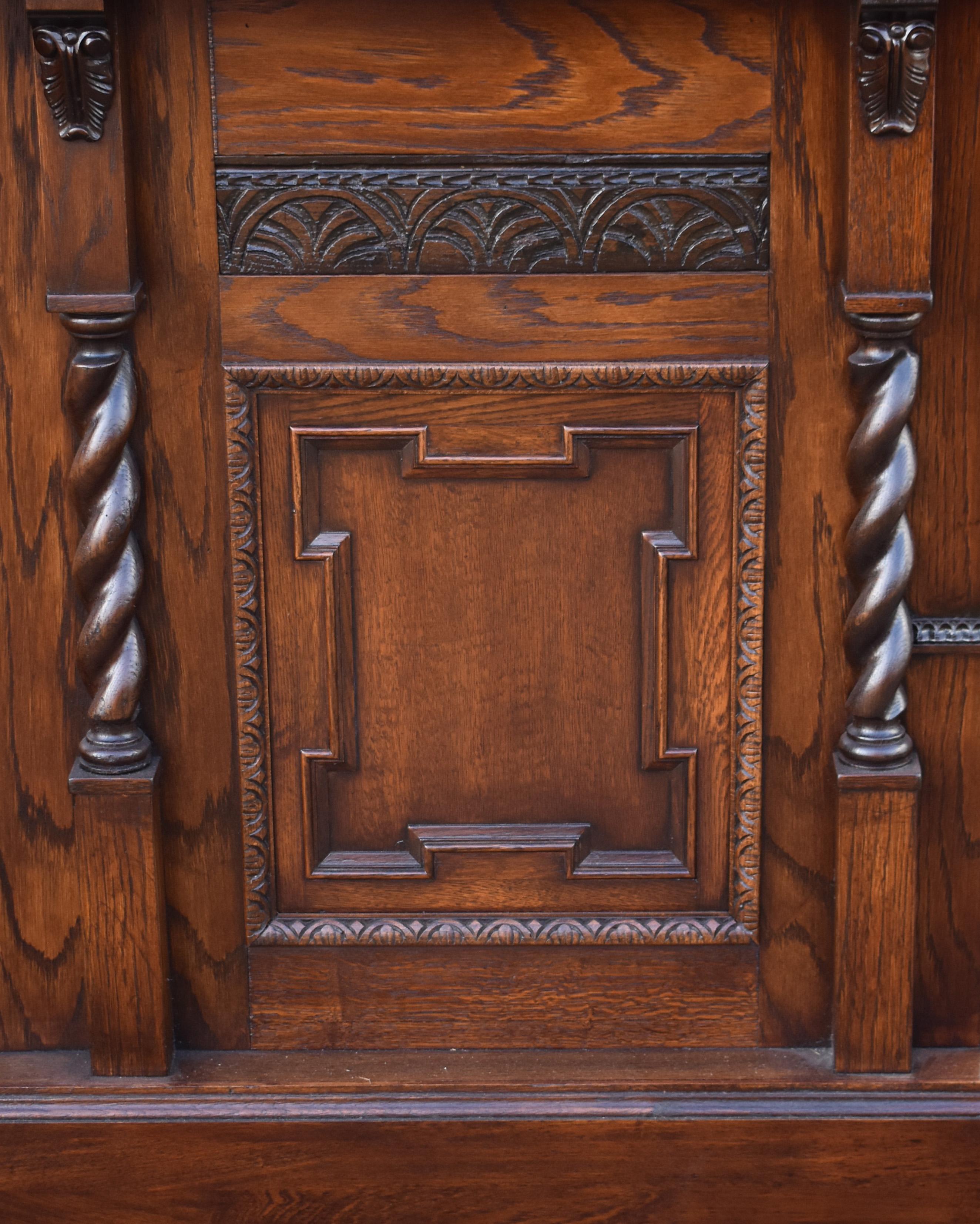 20th Century English Jacobean Style Carved Oak Bar For Sale 1