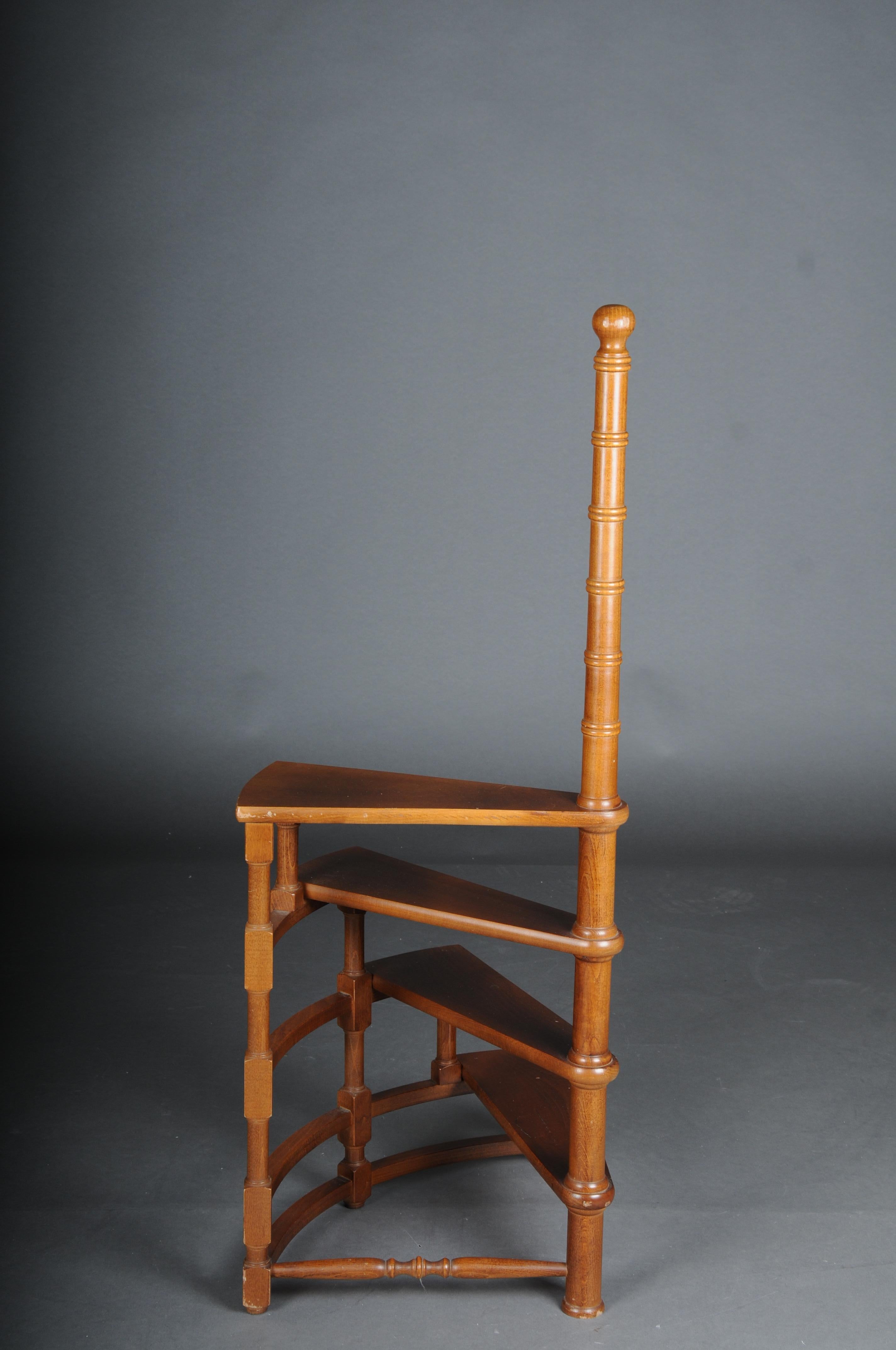 20th Century English Leather Library Step or Stairs / Stepladder, Victorian For Sale 4