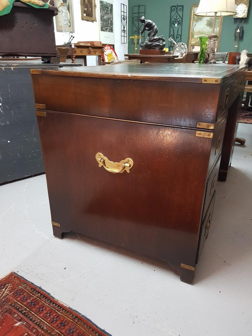 20th Century English Mahogany Colored Military or Campaign Desk, by Reprodux In Good Condition For Sale In Raalte, NL