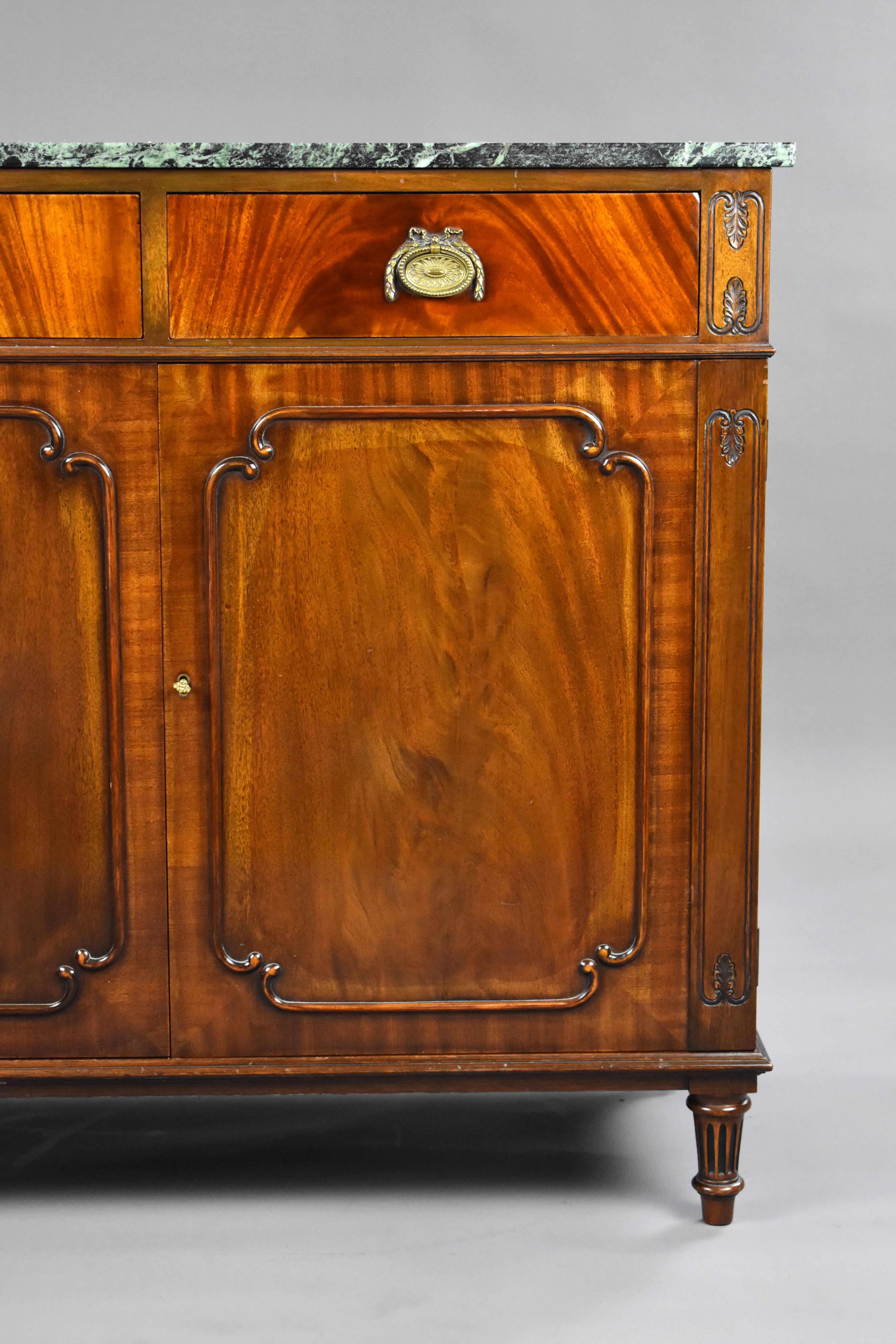 Meuble de rangement à couverts anglais en acajou du XXe siècle Bon état à Chelmsford, Essex