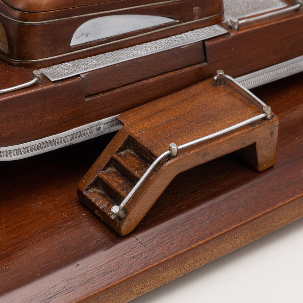 20th Century English Mahogany Speed Boat Shaped Cigarette Dispenser, circa 1920 6