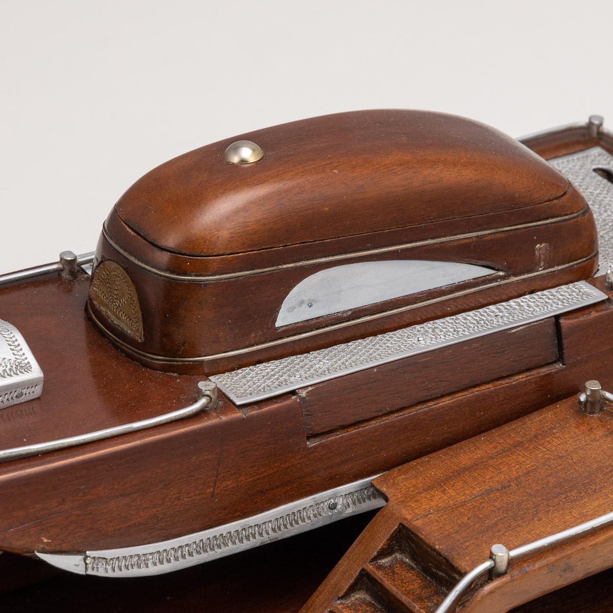 20th Century English Mahogany Speed Boat Shaped Cigarette Dispenser, circa 1920 7