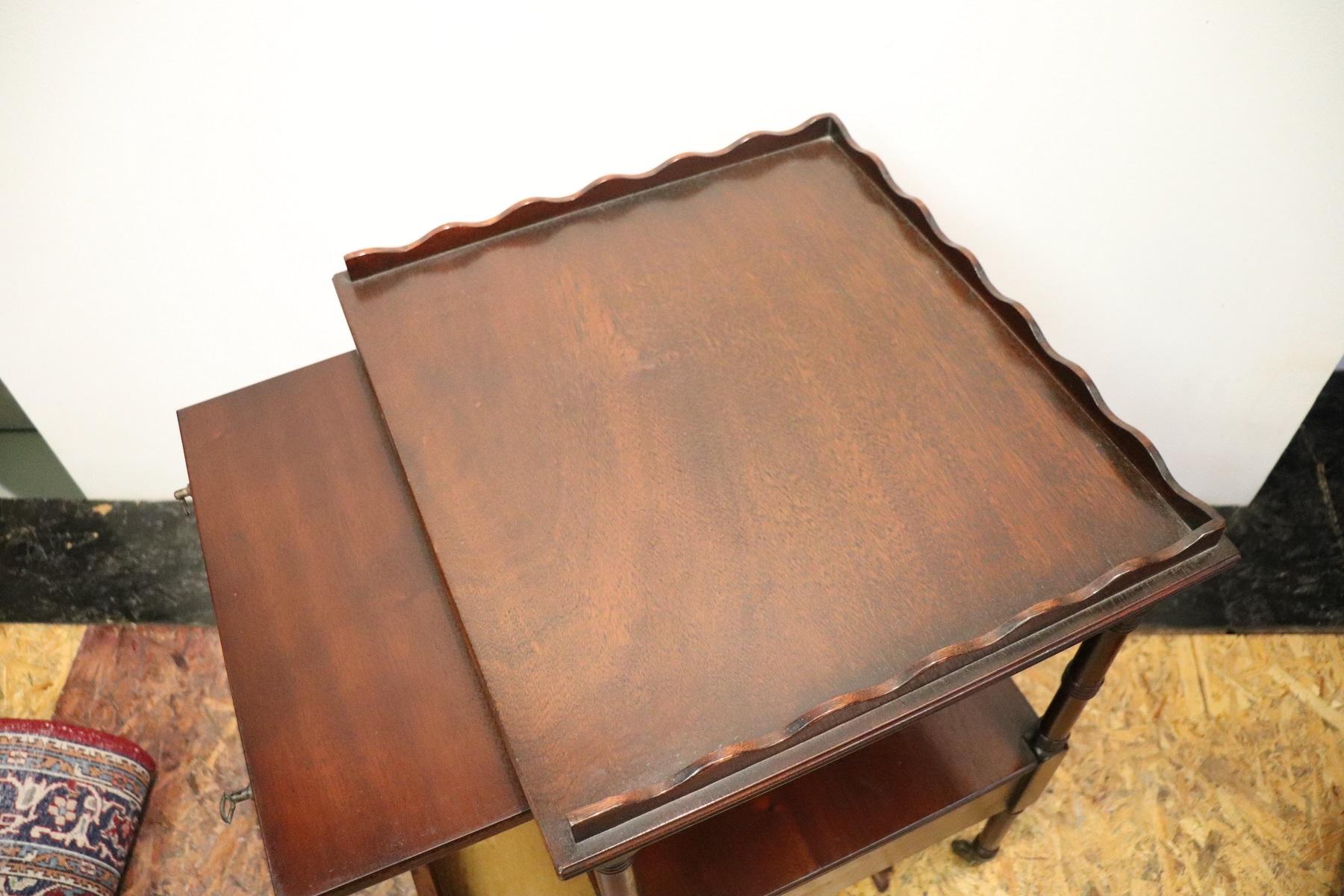 20th Century English Mahogany Wood Side Table or Cocktail Table 3