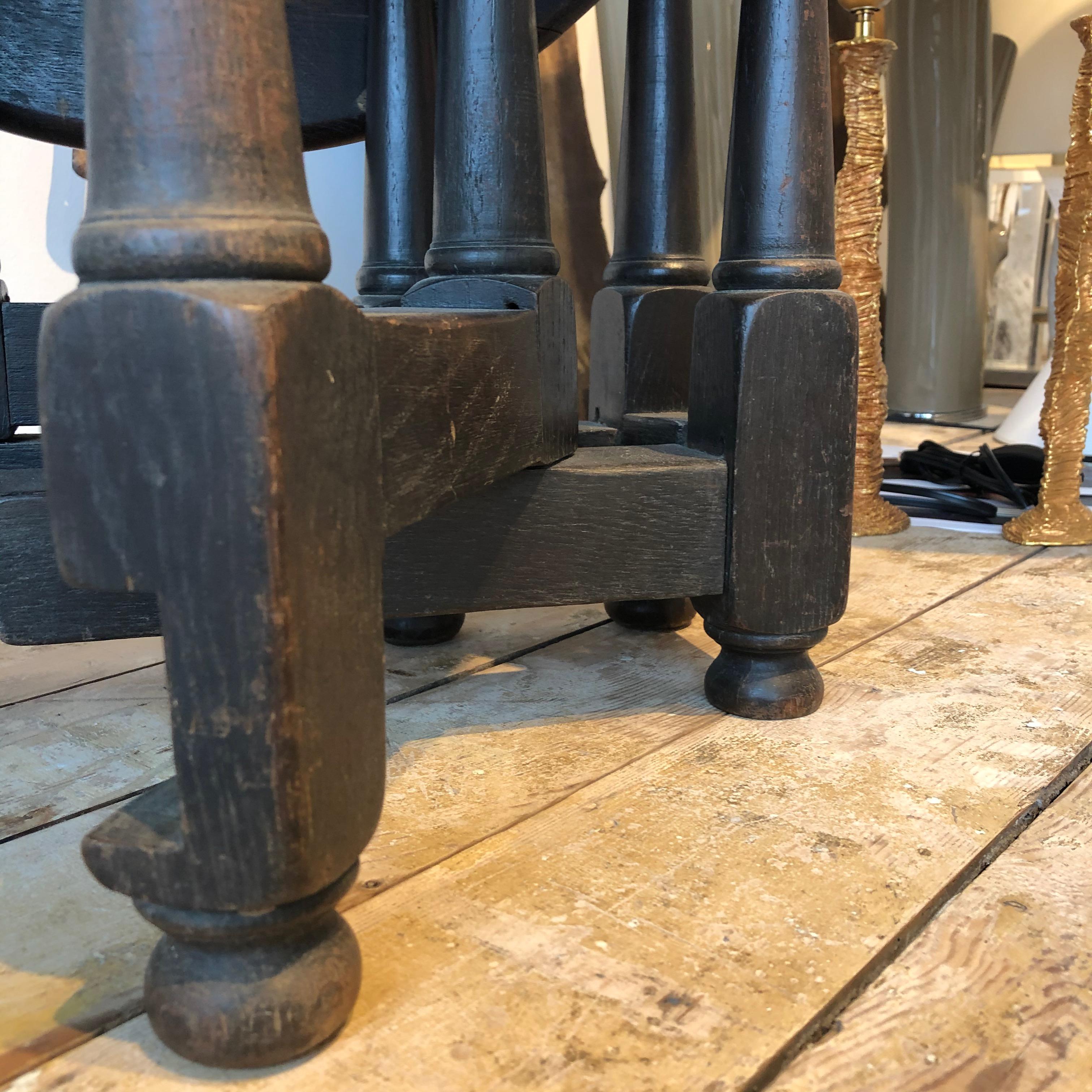 20th Century English Oak Small Gate Leg Table For Sale 6