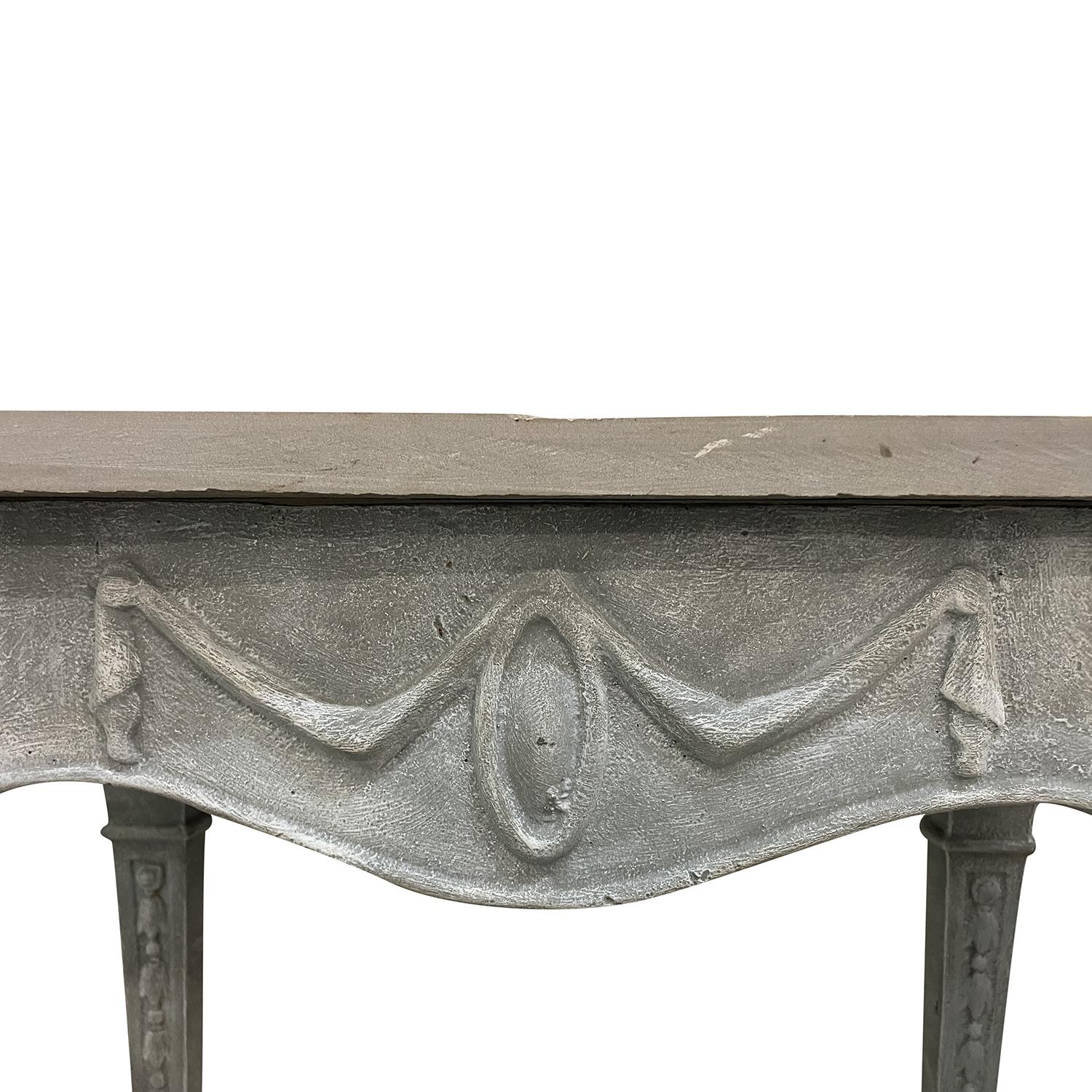 20th Century English Pair of Cast Iron Consoles Tables, Freestanding End Tables For Sale 3