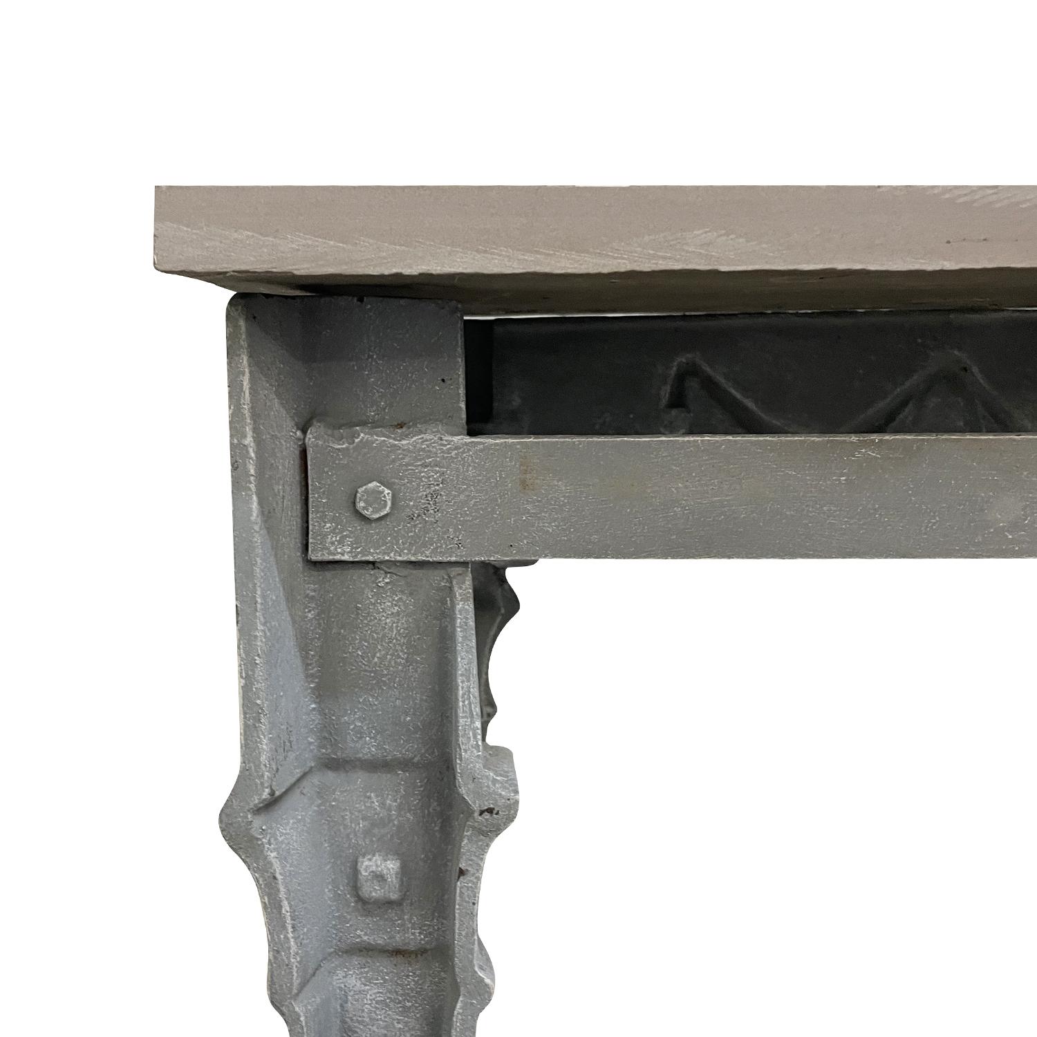 20th Century English Pair of Cast Iron Consoles Tables, Freestanding End Tables For Sale 4