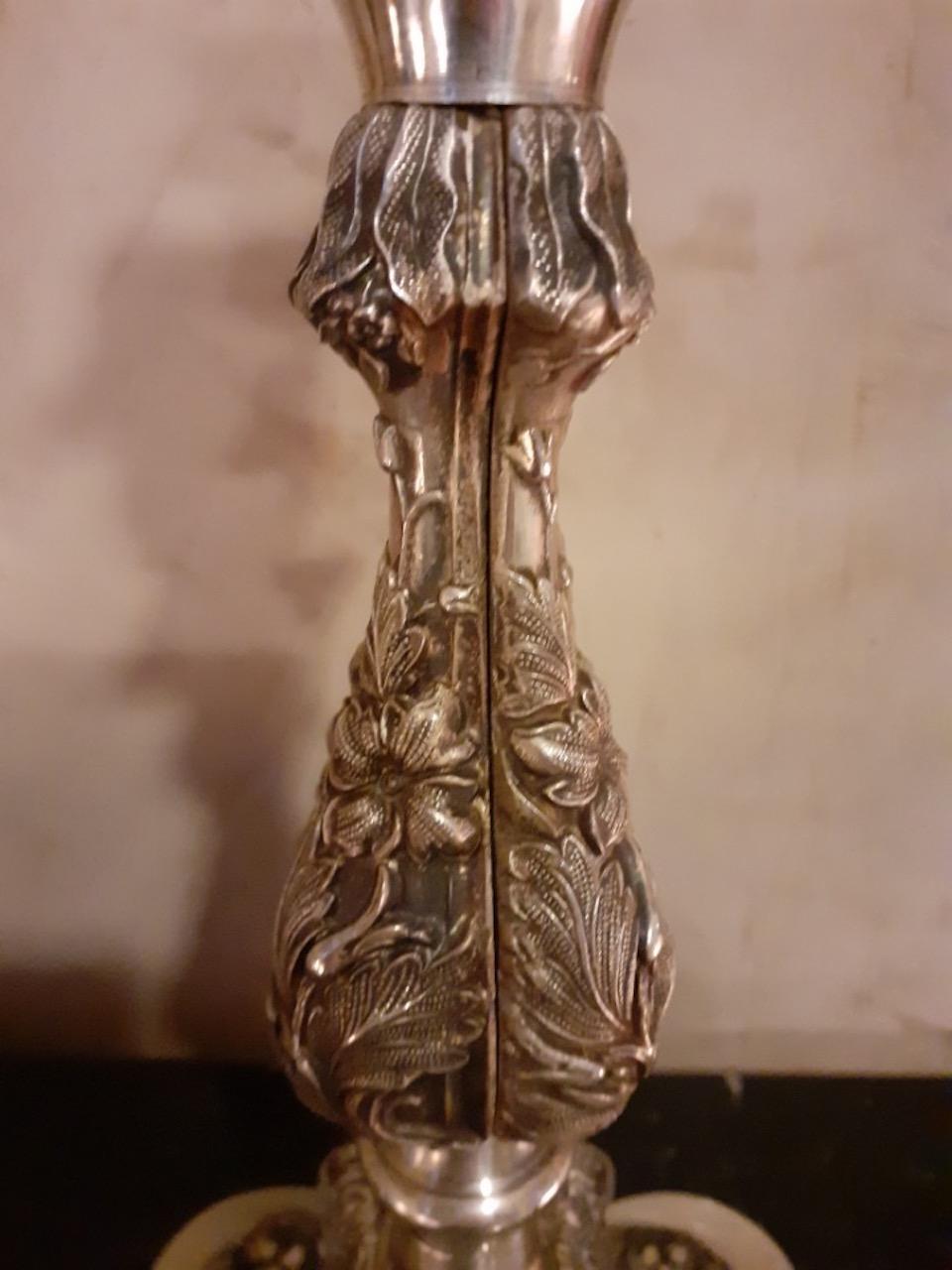 20th Century English Pair of Silver Plate Candleholder, 1930s In Good Condition For Sale In LEGNY, FR