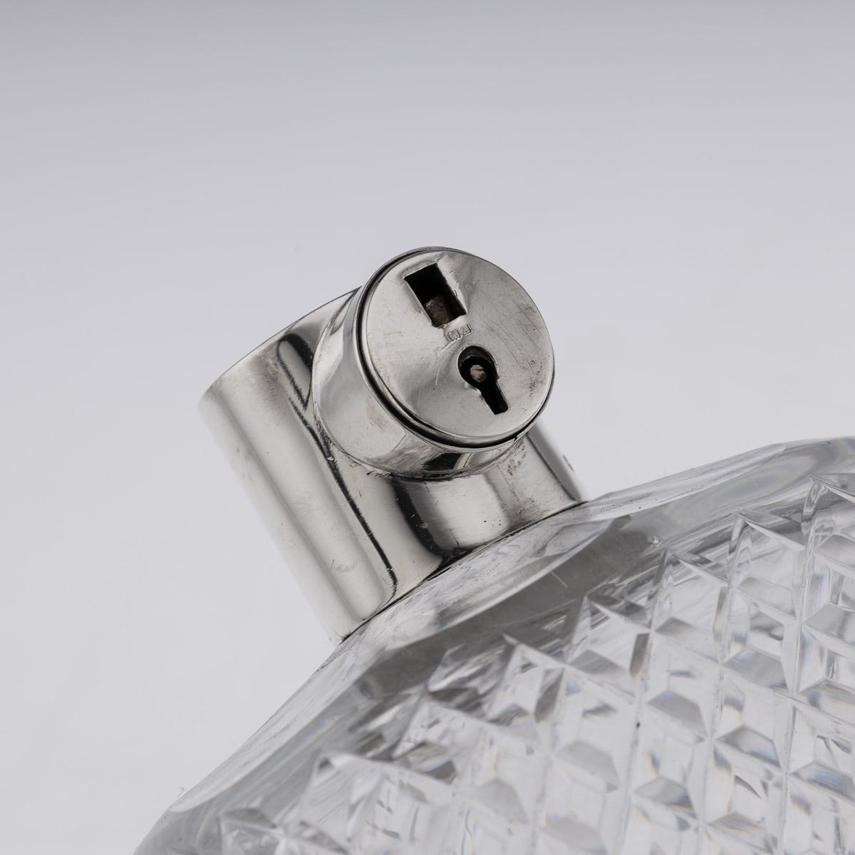 20. Jahrhundert Englisch Paar von massivem Silber & geschliffenem Glas Verriegelung Karaffen c.1925 im Angebot 11