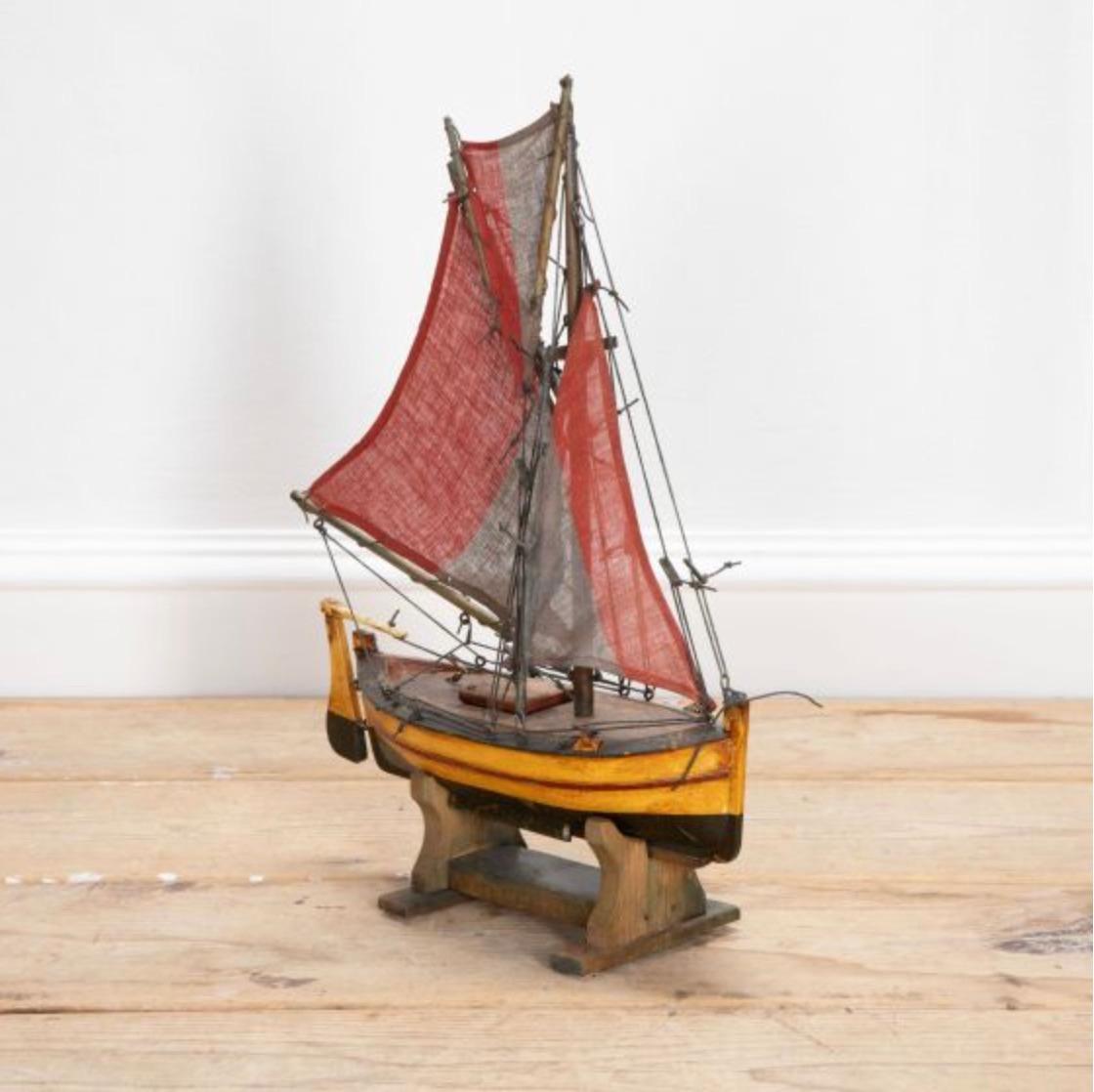 20th Century English Pond Yacht In Good Condition In Haywards Heath, GB
