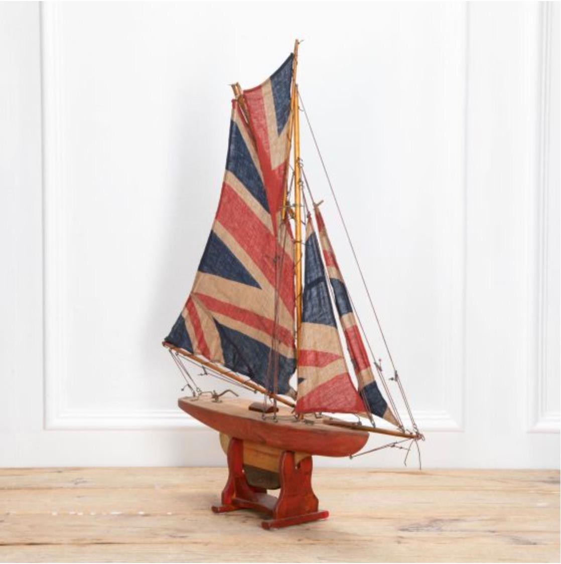 20th Century English Pond Yacht In Good Condition In Haywards Heath, GB