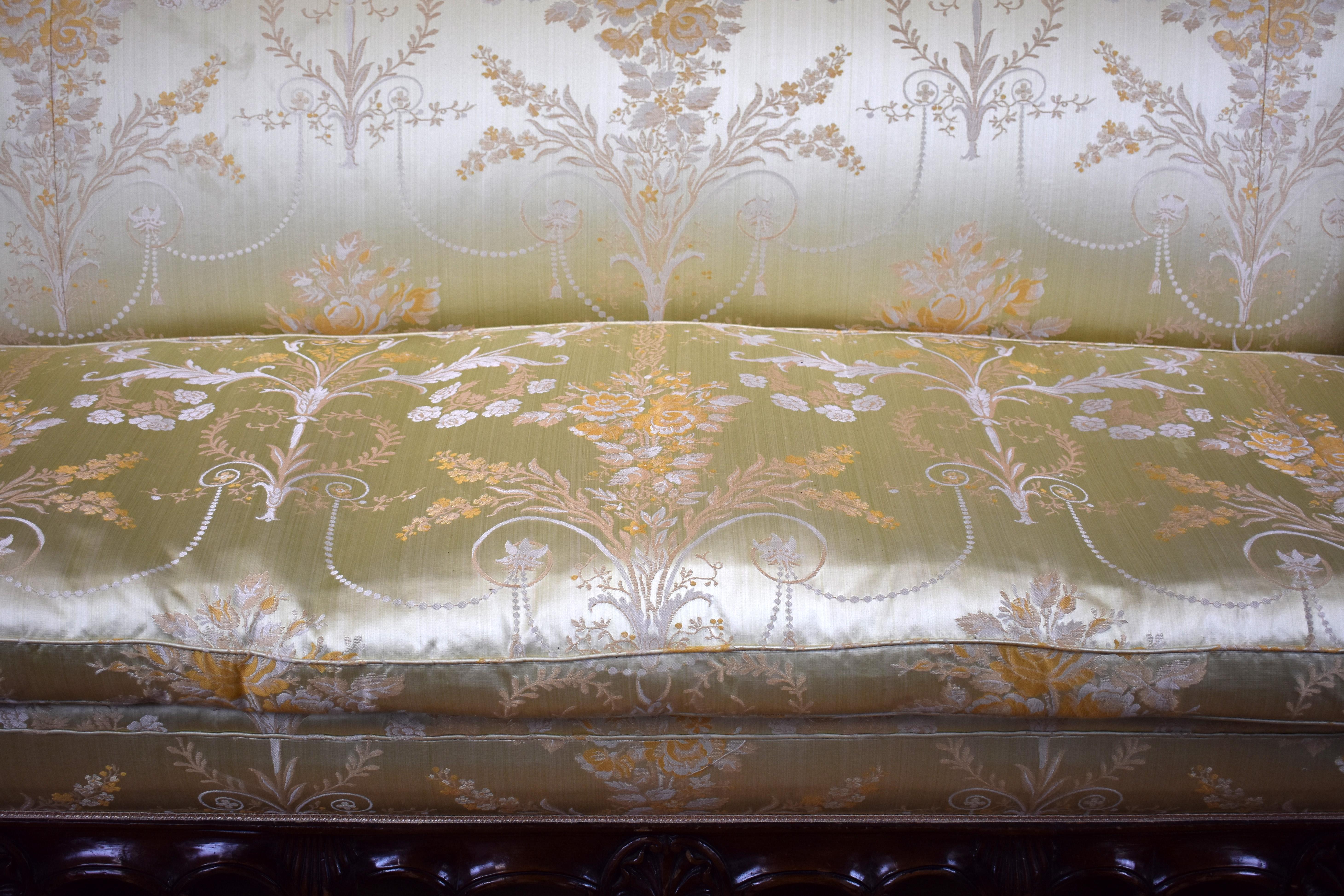 20th Century English Queen Anne Style Sofa 4
