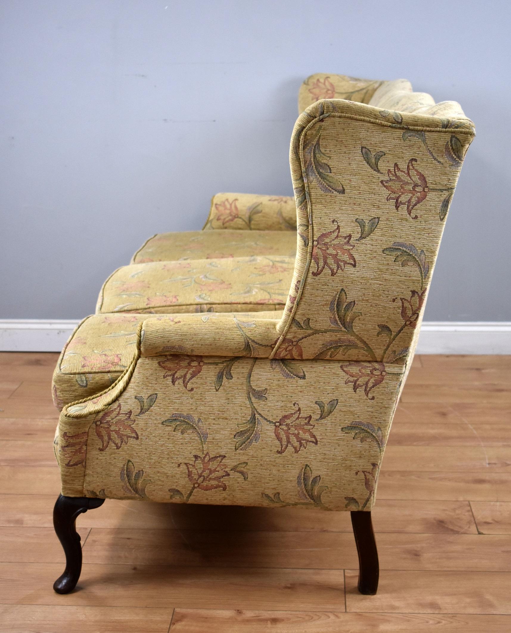 20th Century English Queen Anne Style Wing Back Sofa In Good Condition In Chelmsford, Essex