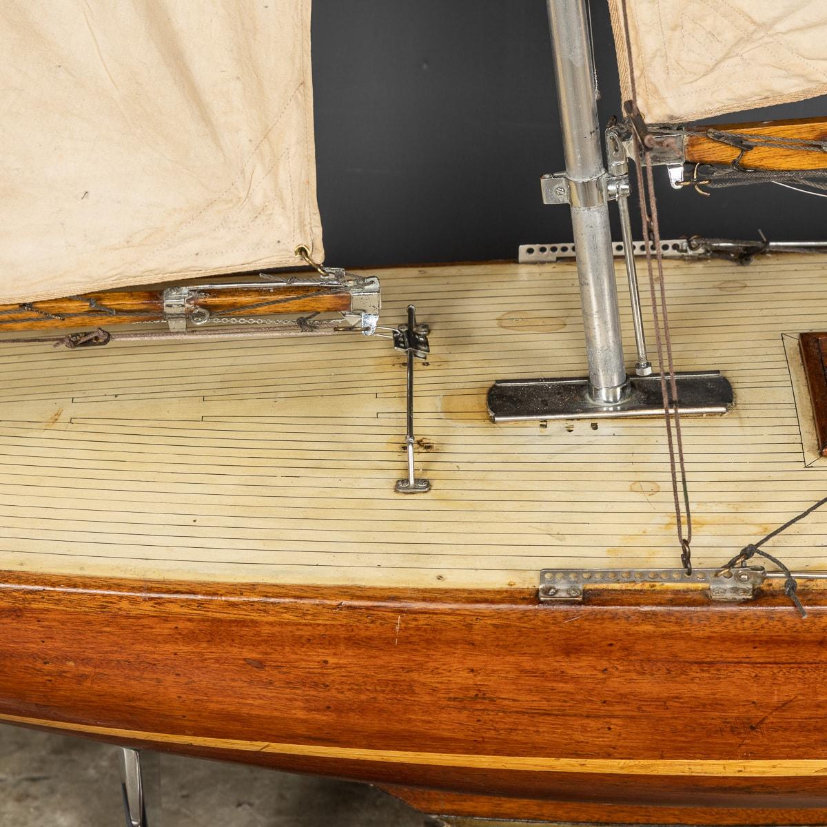 20th Century English Racing Wood Pond Yacht, c.1960 For Sale 5