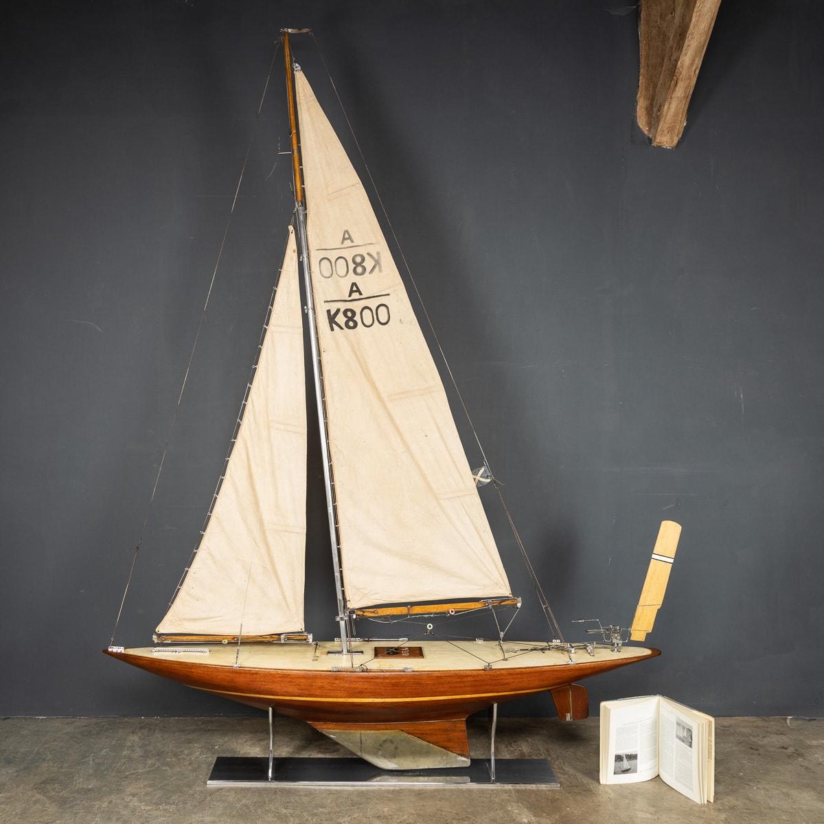 British 20th Century English Racing Wood Pond Yacht, c.1960 For Sale