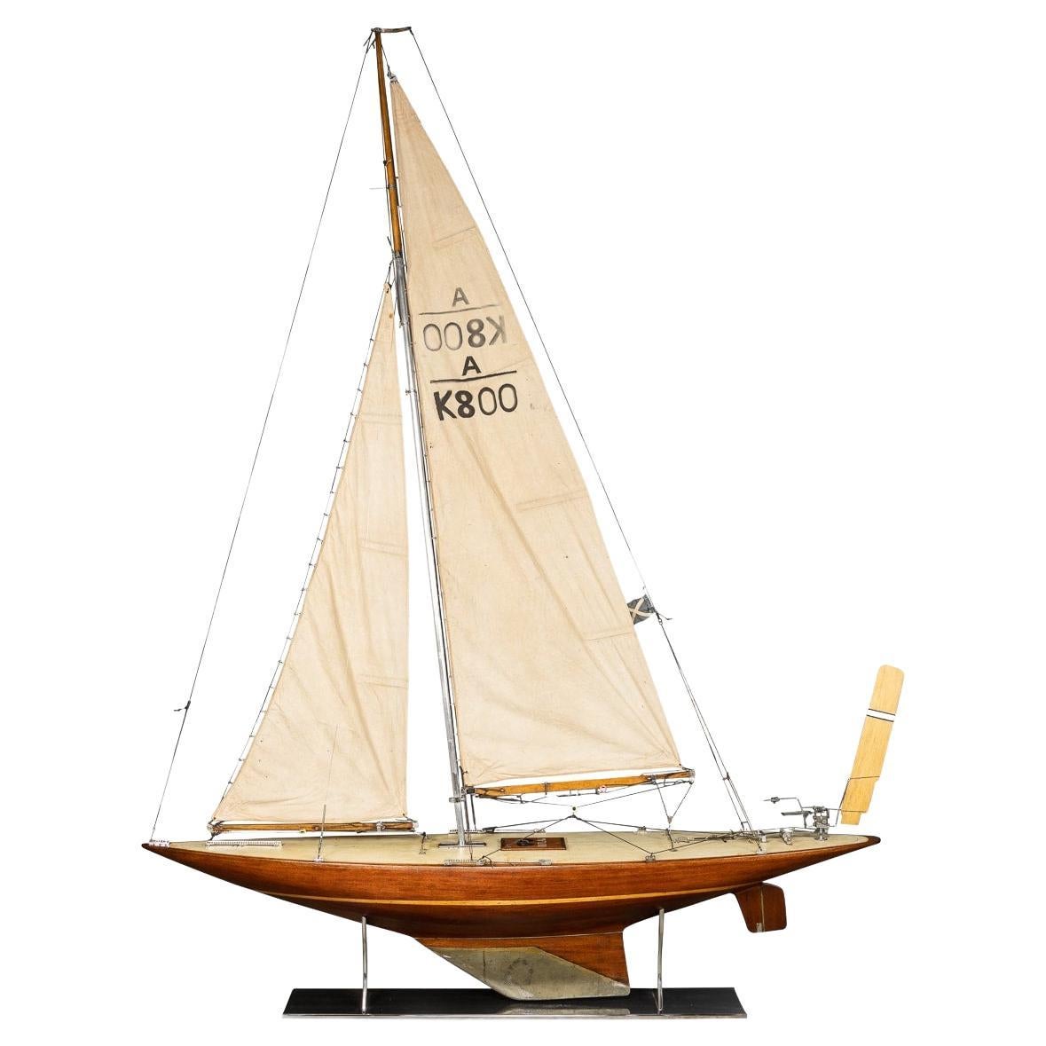 20th Century English Racing Wood Pond Yacht, c.1960 For Sale