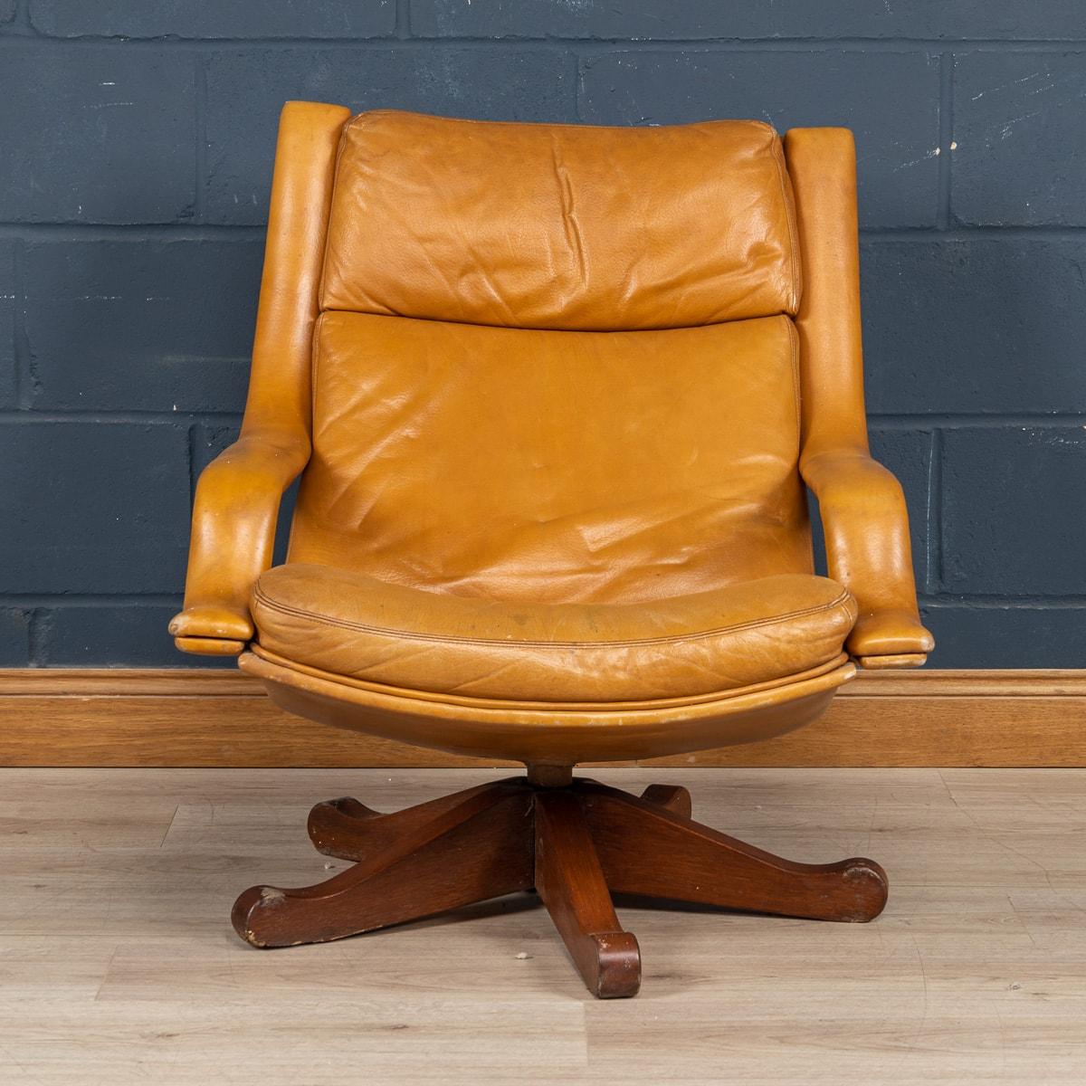 British 20th Century English Revolving Leather Lounge Chair