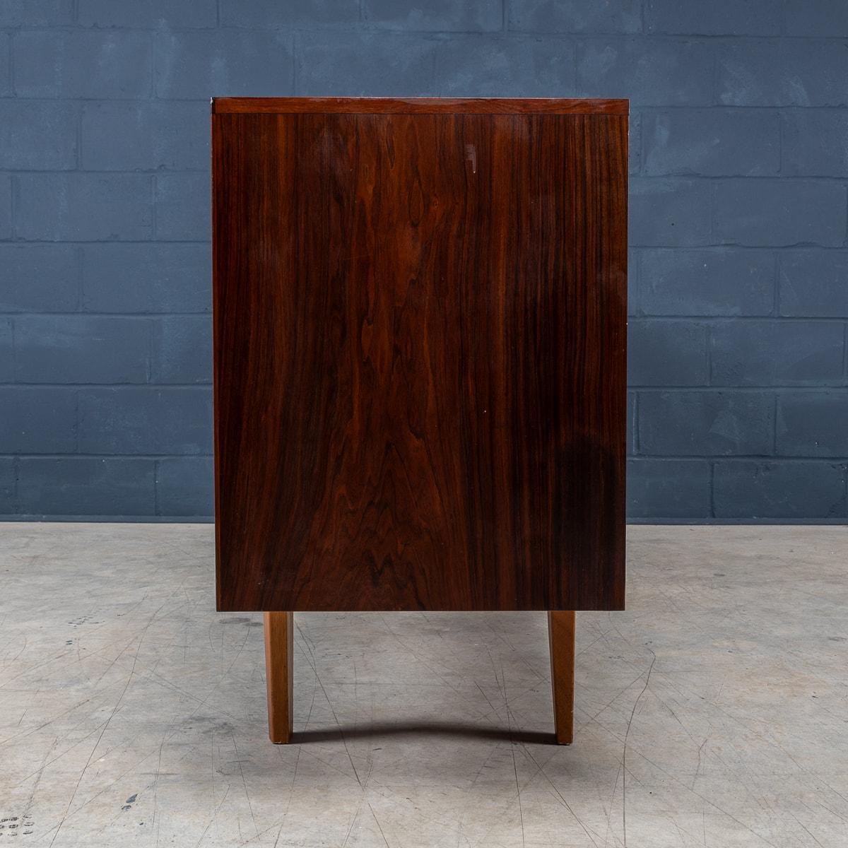 Britannico Credenza in palissandro inglese del XX secolo di Gordon Russell c.C. in vendita