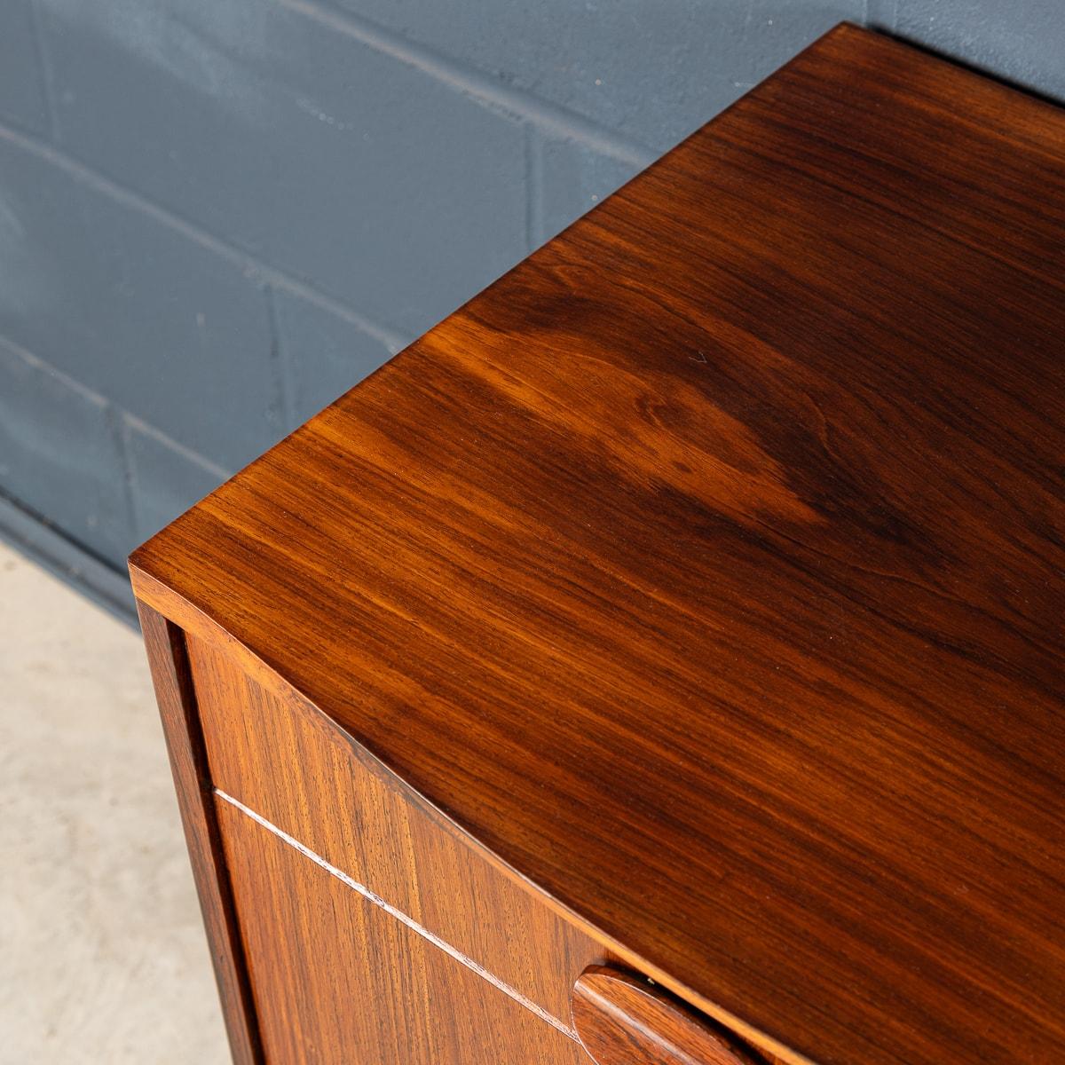 Credenza in palissandro inglese del XX secolo di Gordon Russell c.C. in vendita 1