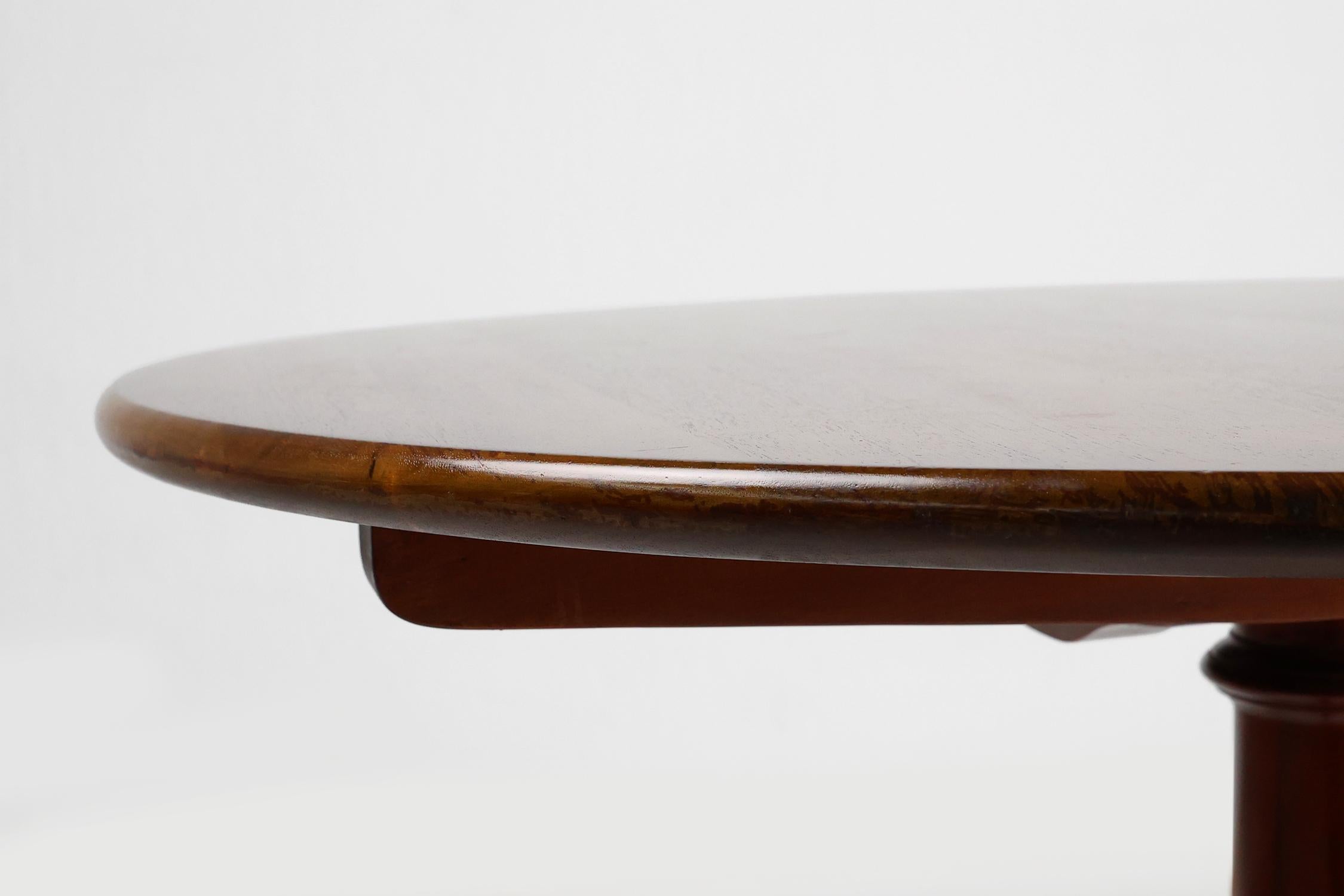 Table ronde anglaise du 20ème siècle en bois de cerisier, Royaume-Uni Bon état - En vente à Meulebeke, BE