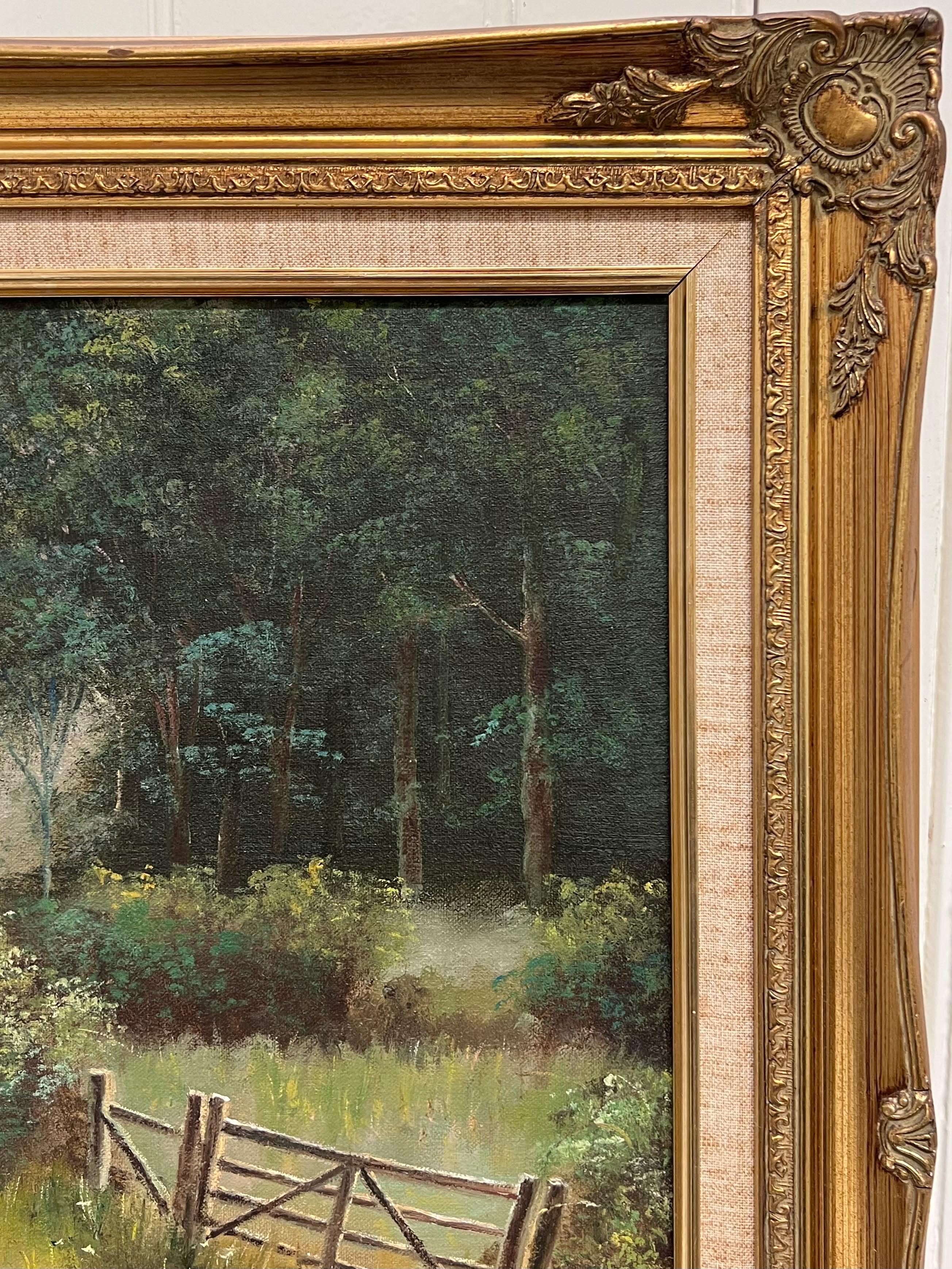 Traditioneller englischer Bauernhof Felder Landschaft Alter Holzzaun Signiert Öl (Schwarz), Landscape Painting, von 20th Century English School