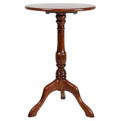 20th Century English small round tilt top table in solid oak, UK