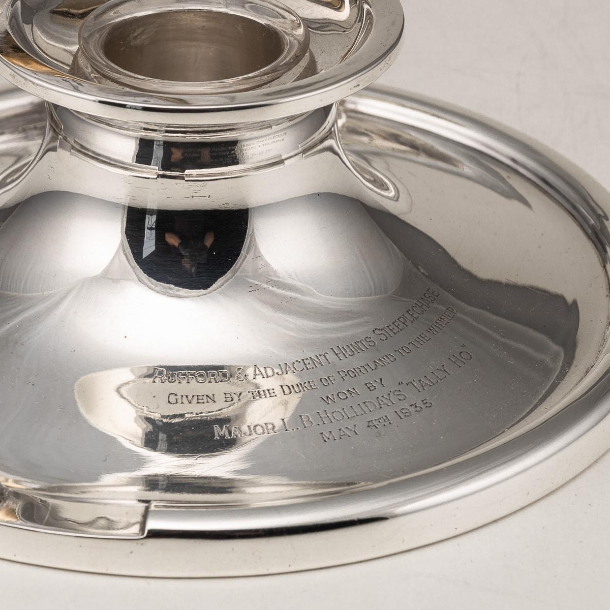 20th Century English Solid Silver Capstan Desk Clock & Inkwell, Sheffield c.1933 For Sale 7