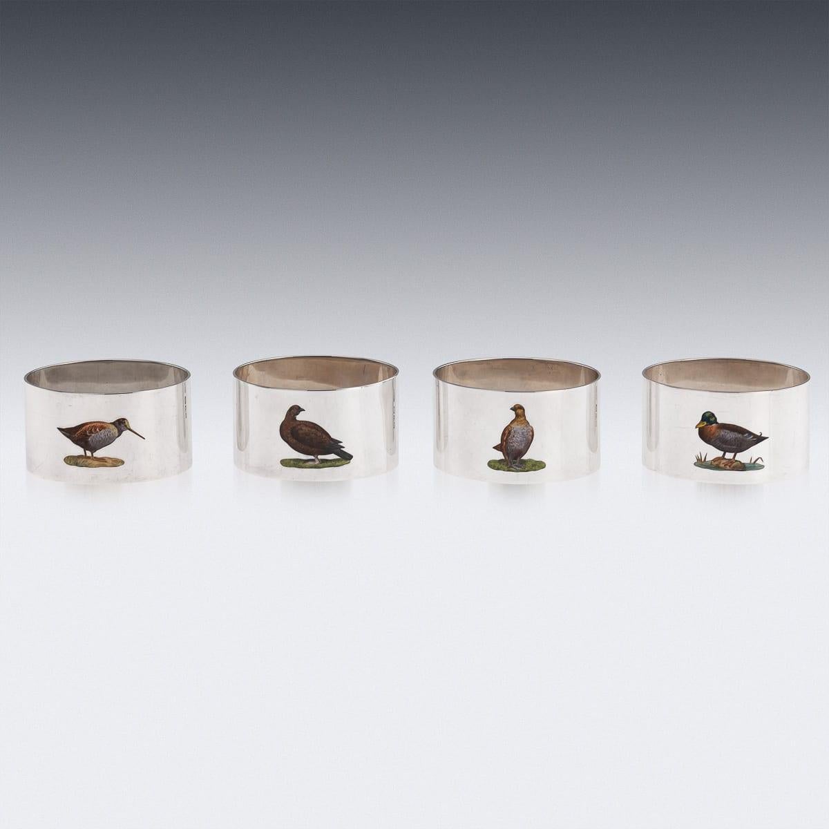 20th Century English Solid Silver Cased Set Of Four Napkin Rings, Chester c.1928 In Good Condition For Sale In Royal Tunbridge Wells, Kent