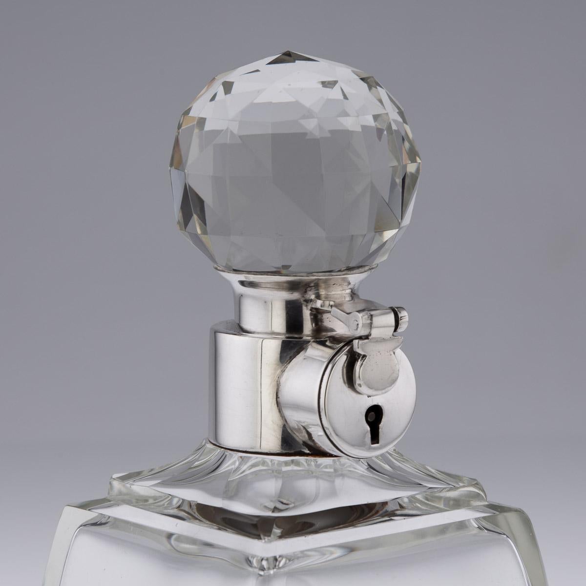 Englische Spirituosenkaraffe aus massivem Silber und Glas, 20. Jahrhundert, Mappin & Webb, ca. 1929 im Angebot 4