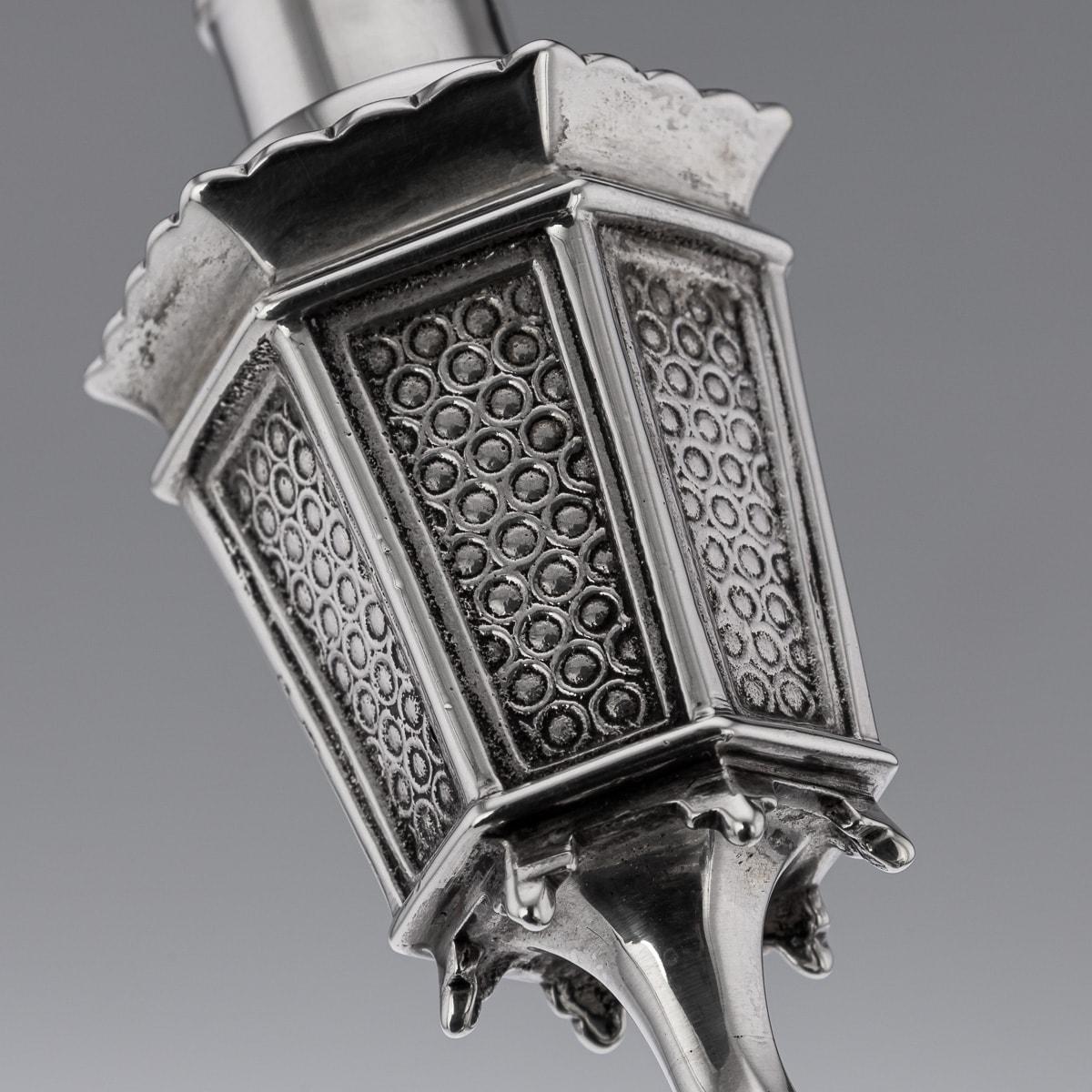 20th Century English Solid Silver Lamplight Shaped Table Cigar Lighter, c.1928 For Sale 3