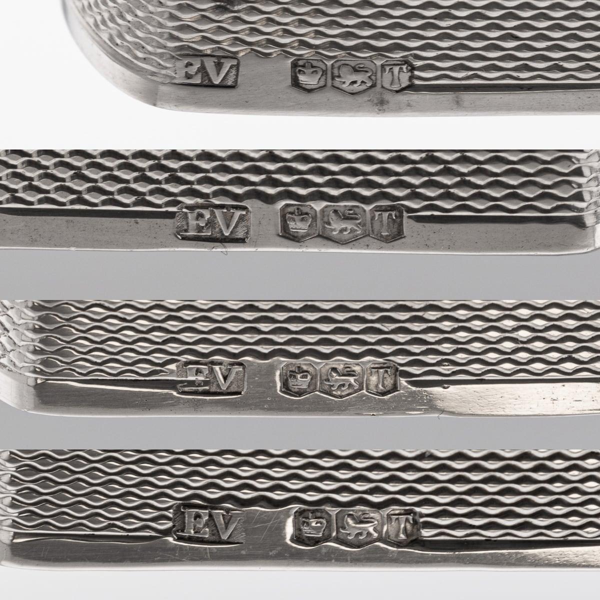 Ensemble de huit ronds de serviette anglais en argent massif du 20ème siècle, Viner's Ltd vers 1961 en vente 3