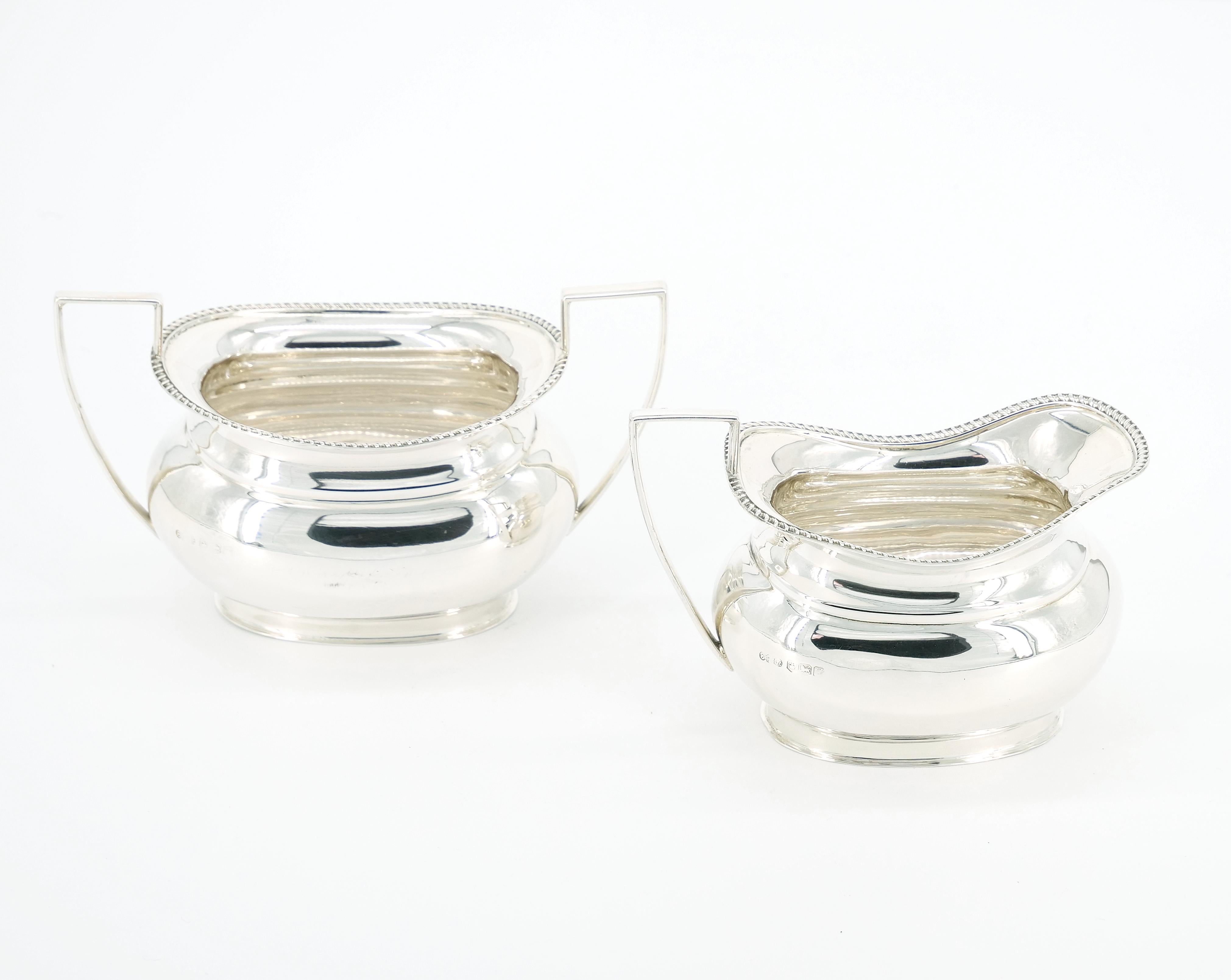 Servicio de té y café de cuatro piezas en plata de ley inglesa del siglo XX en venta 1