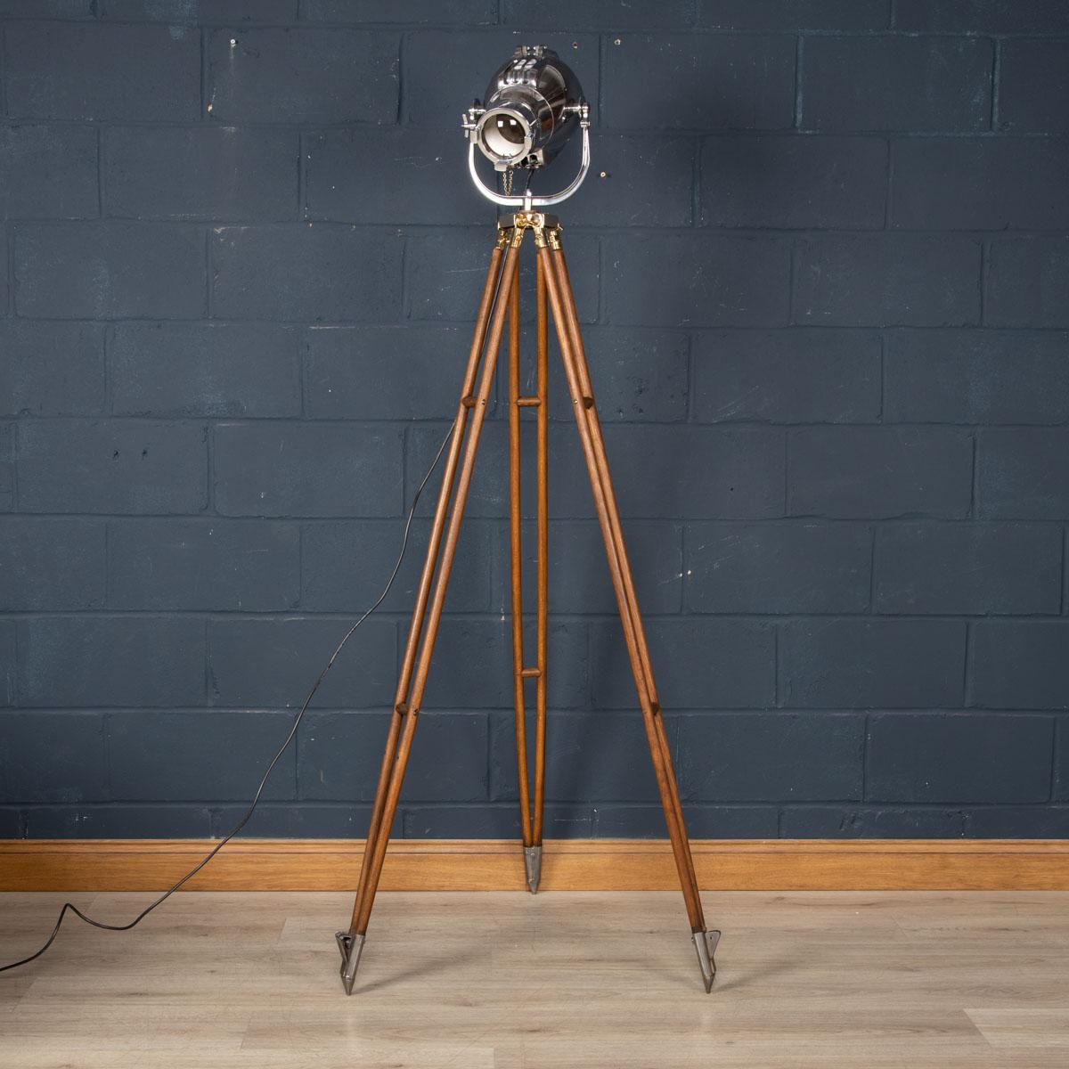 One of the most elegant lighting solutions available on the market, this mid 20th century theatre lamp made by 