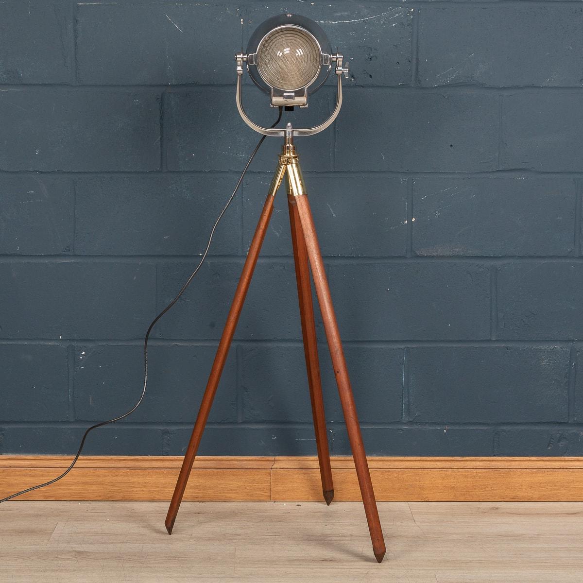 One of the most elegant lighting solutions available on the market, this mid 20th century theatre lamp made by 