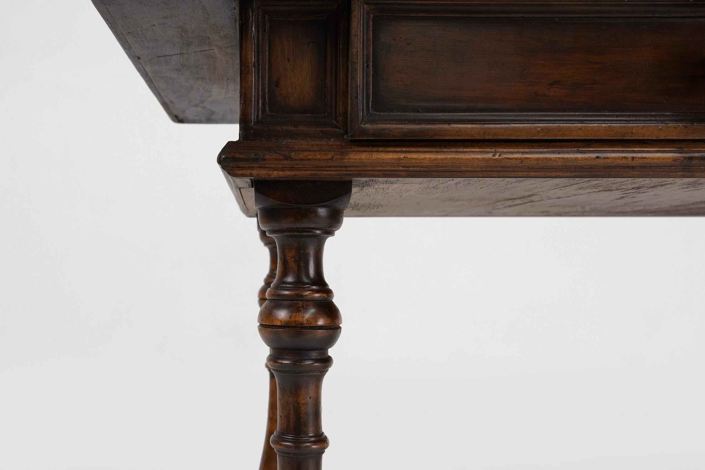 20th Century English style desk in oak, United Kingdom ca. 1950 4