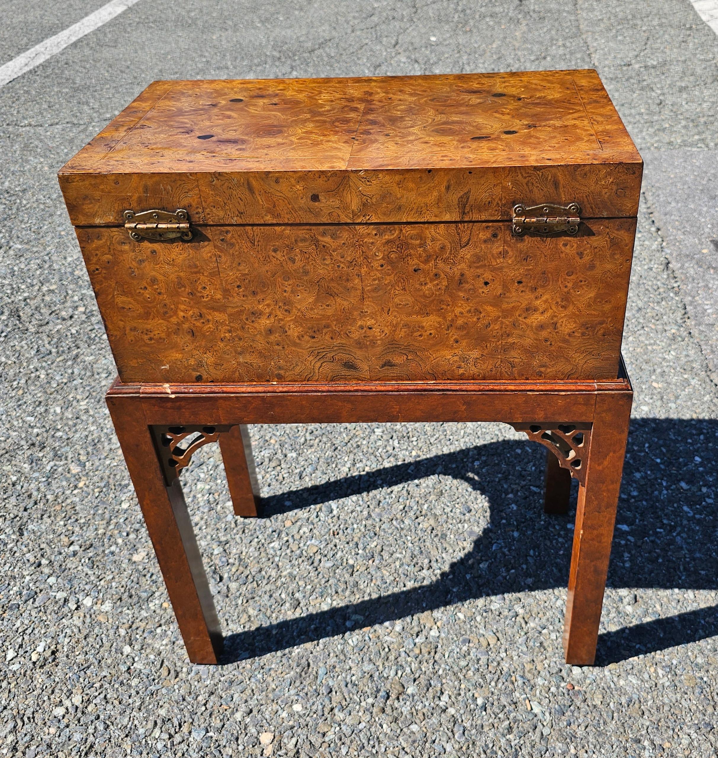20th Century English Style Yew Wood Chest on Stand For Sale 3