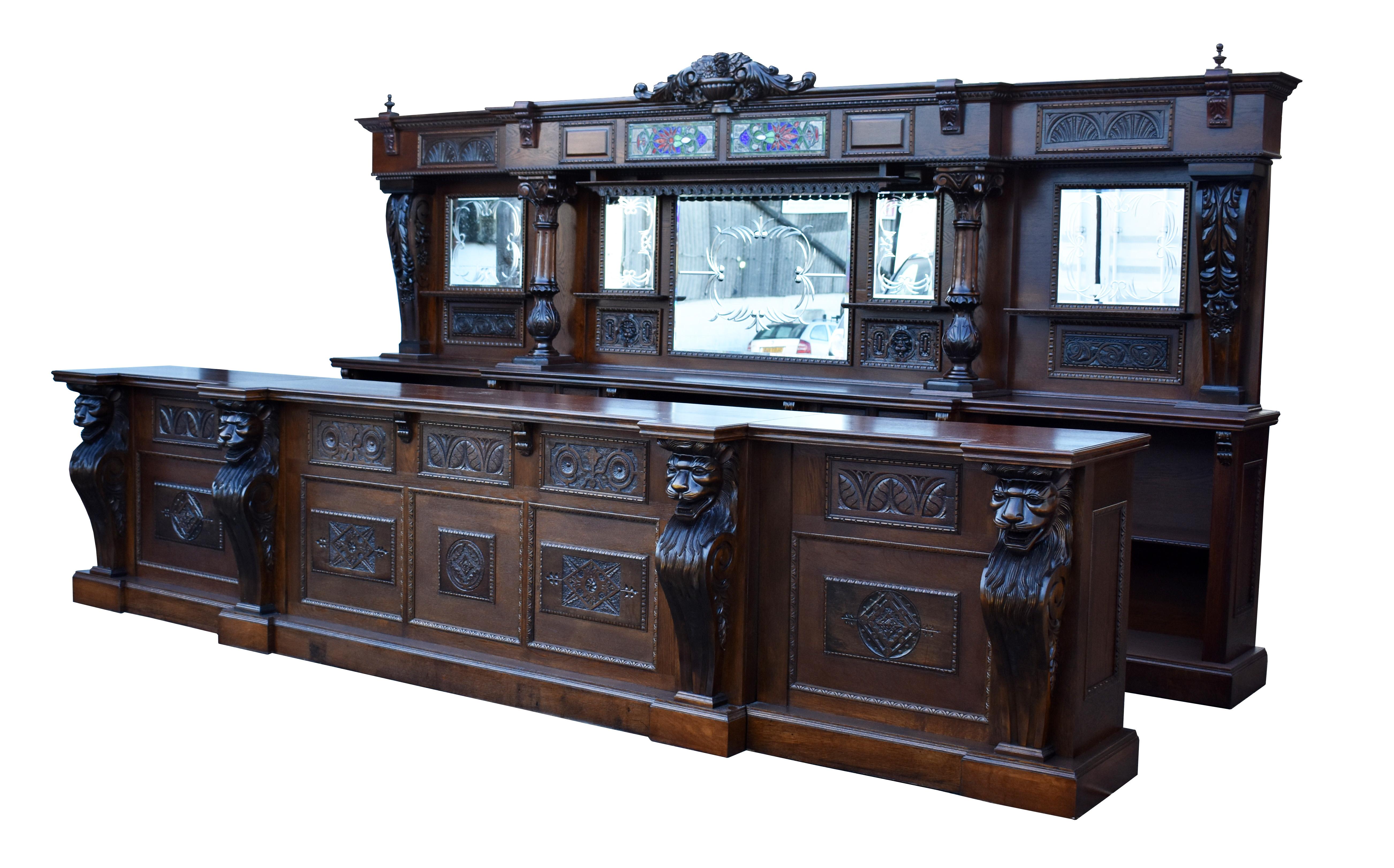 Victorien 20ème siècle Anglais style victorien sculpté Oak Oak avant et arrière bar