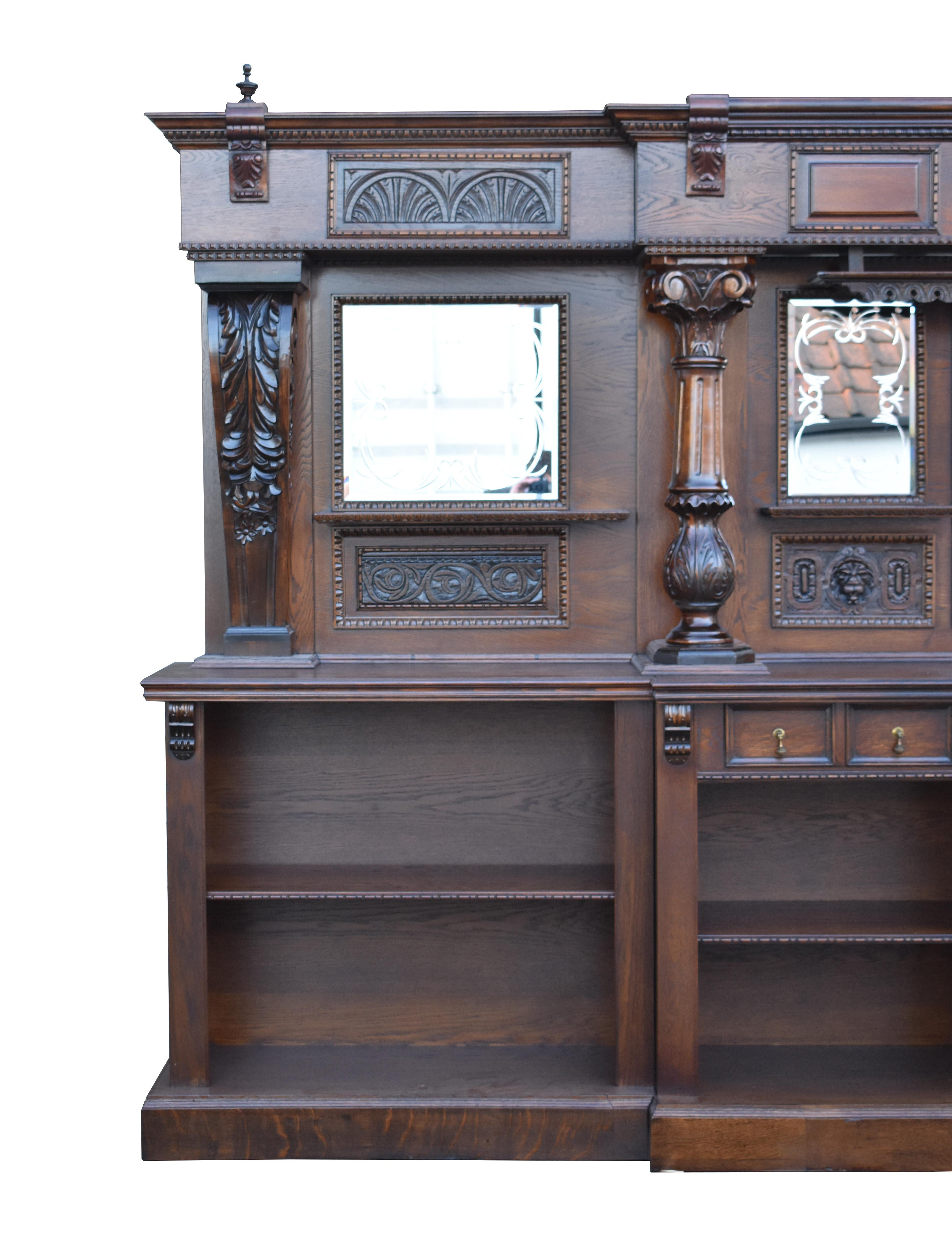 20ième siècle 20ème siècle Anglais style victorien sculpté Oak Oak avant et arrière bar