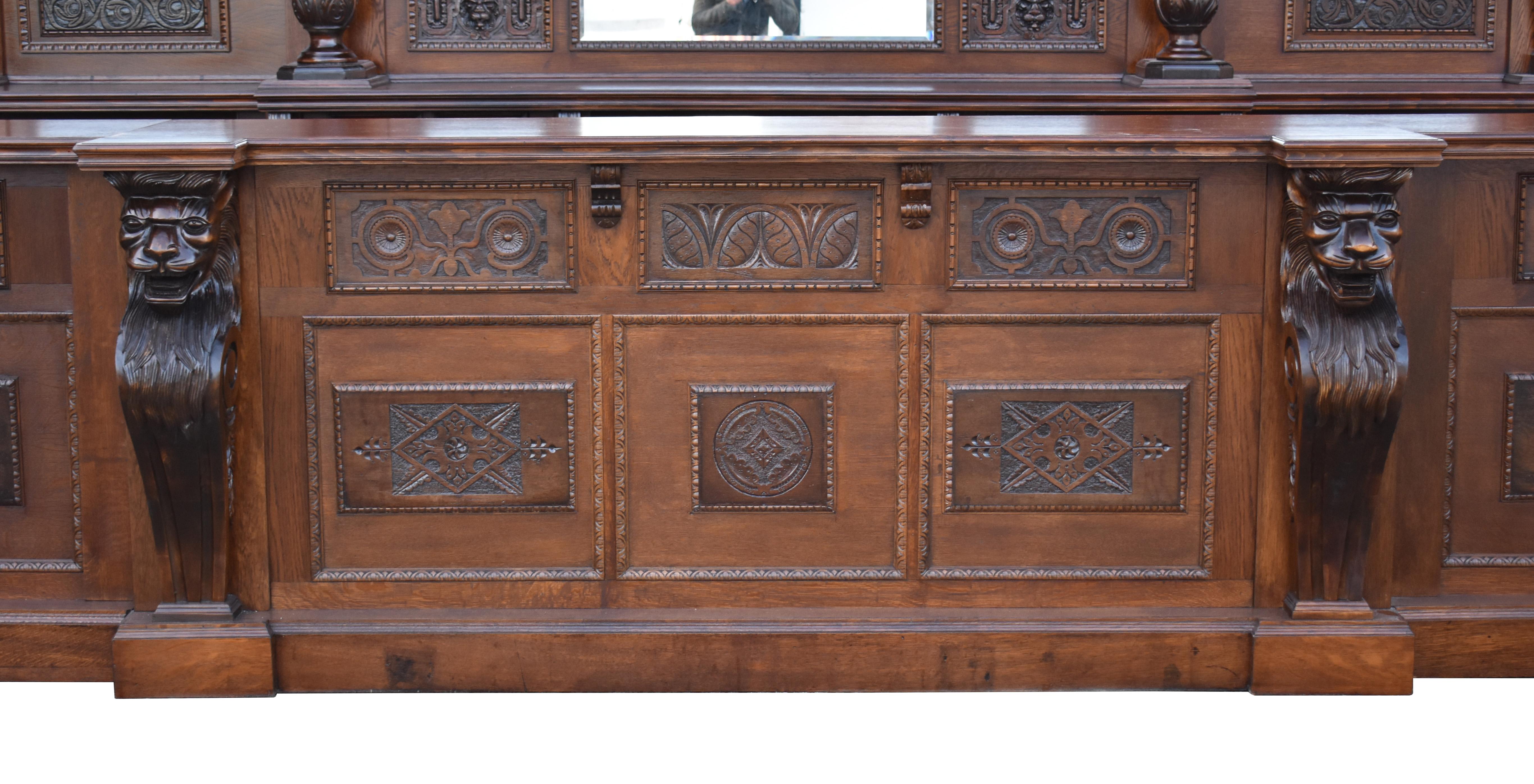 20ème siècle Anglais style victorien sculpté Oak Oak avant et arrière bar 3