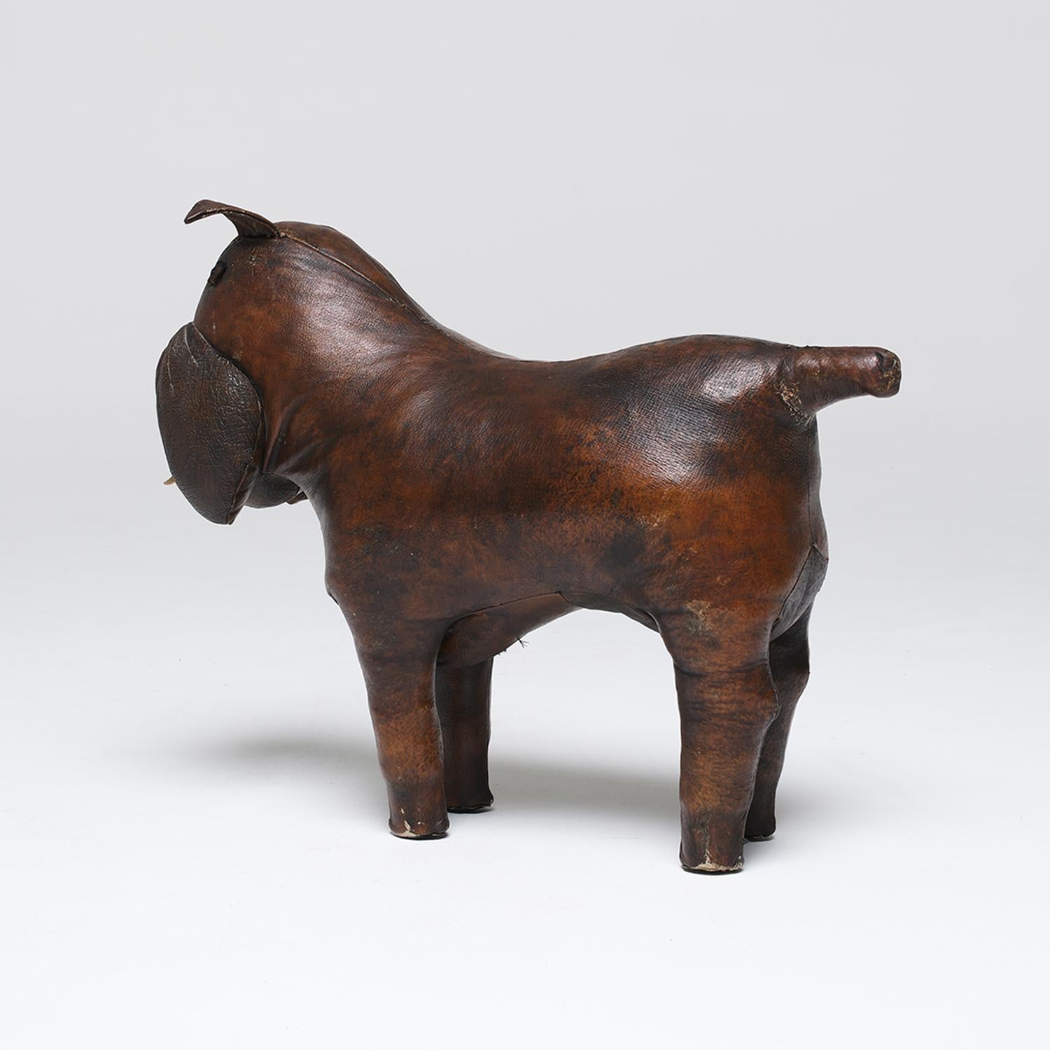 20th Century English Vintage Bulldog Footstool in Leather by Dimitri Omersa In Good Condition For Sale In West Palm Beach, FL