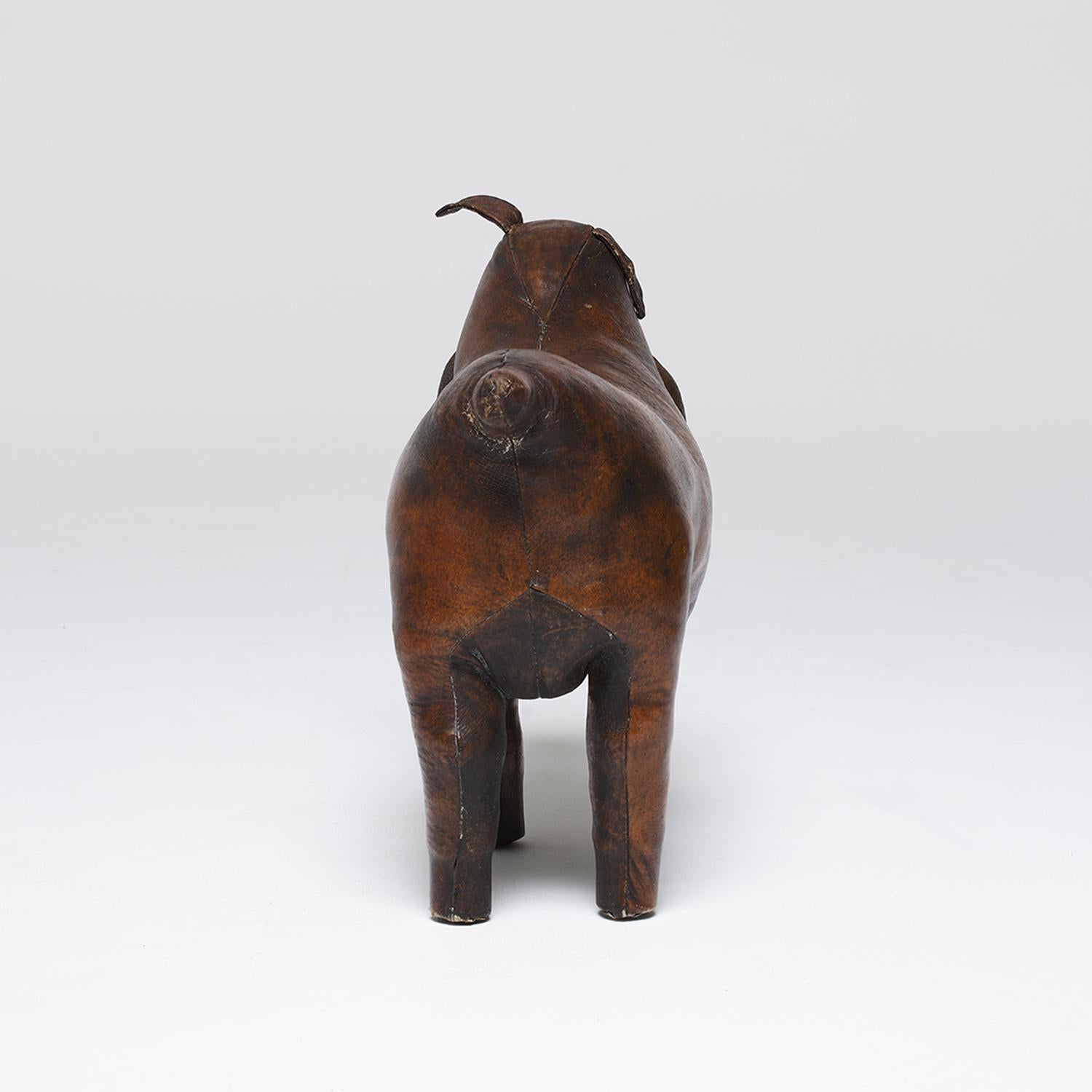 20th Century English Vintage Bulldog Footstool in Leather by Dimitri Omersa For Sale 2