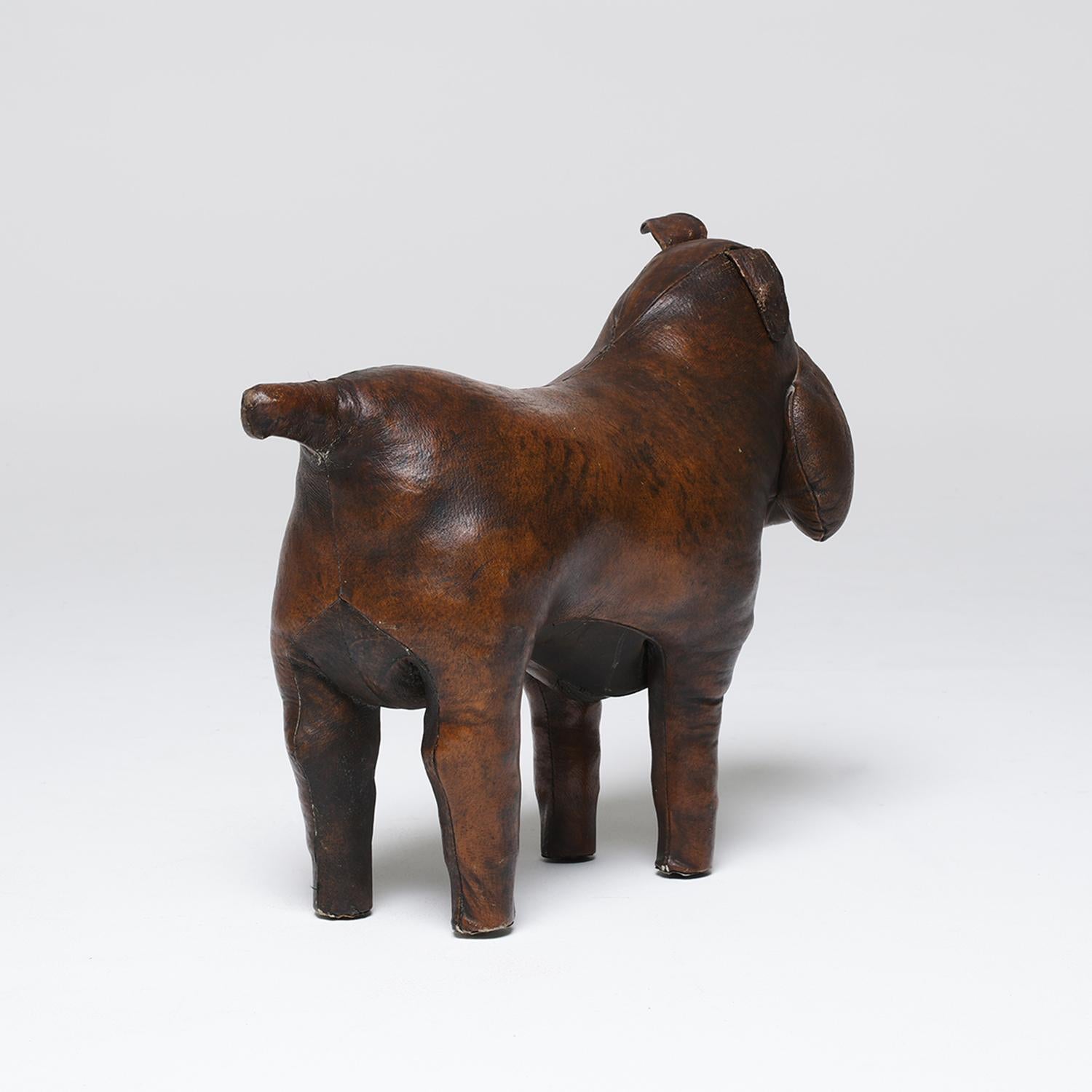 20th Century English Vintage Bulldog Footstool in Leather by Dimitri Omersa For Sale 3